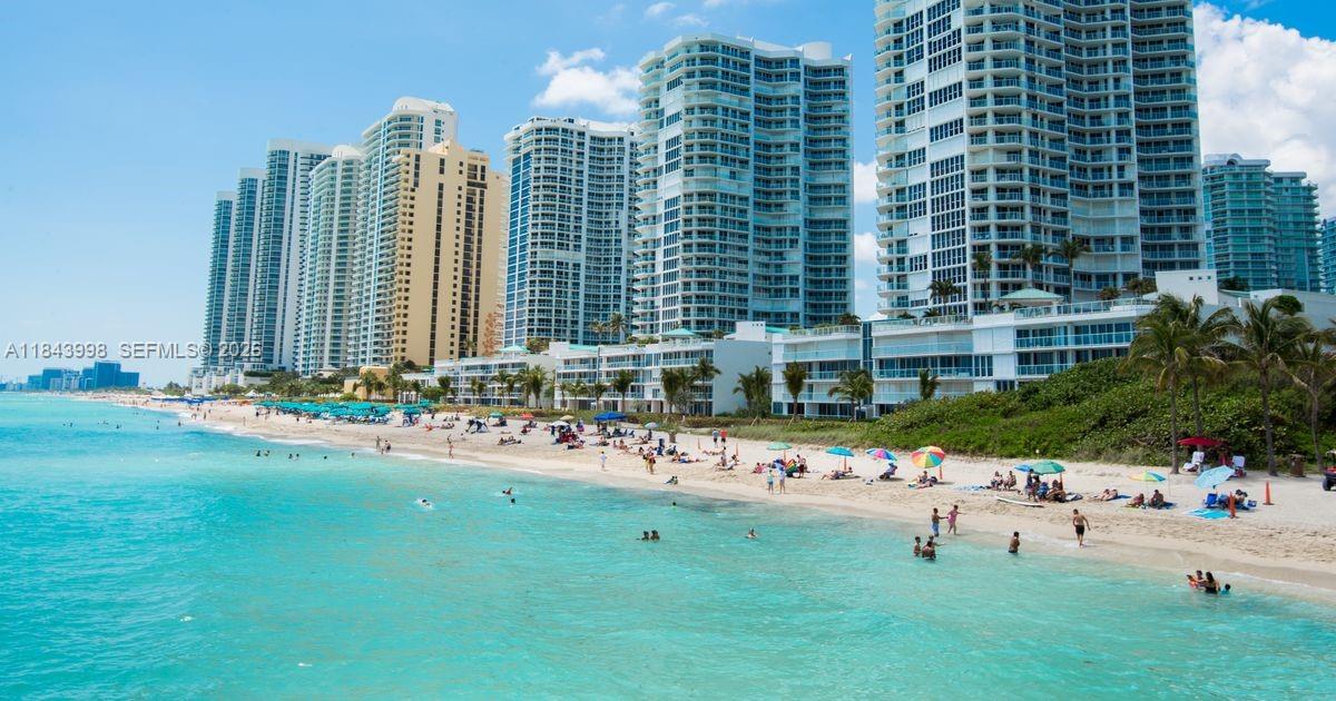 PARQUE TOWERS CONDO - Residential