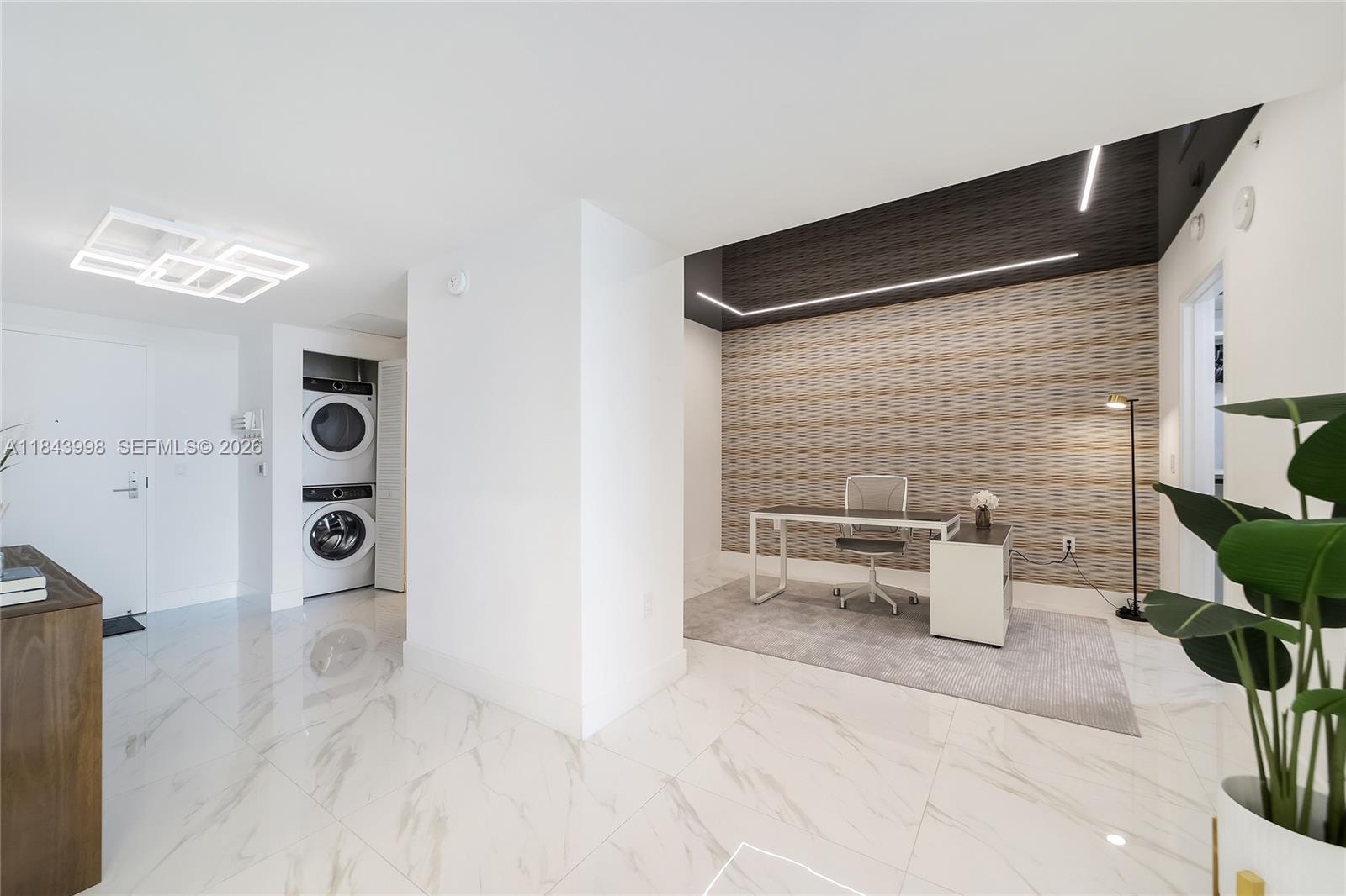 PARQUE TOWERS CONDO - Residential