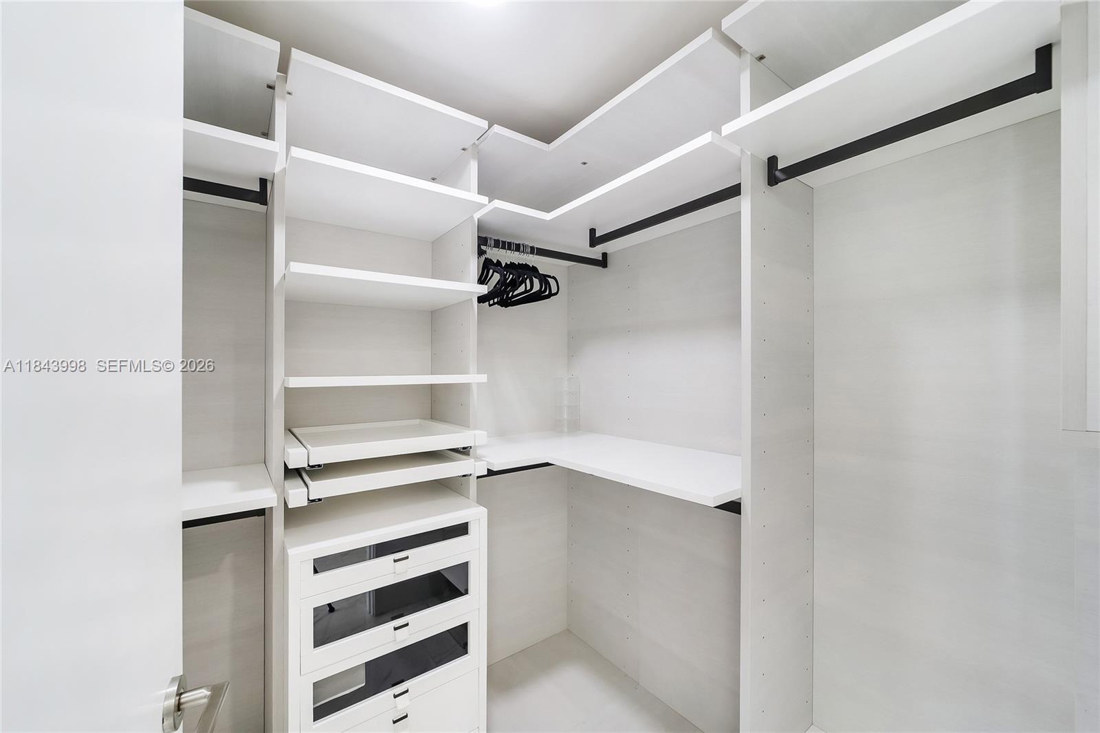 PARQUE TOWERS CONDO - Residential