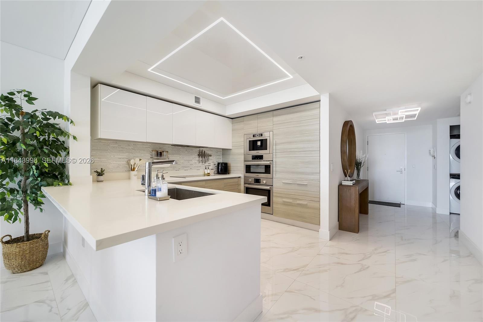 PARQUE TOWERS CONDO - Residential