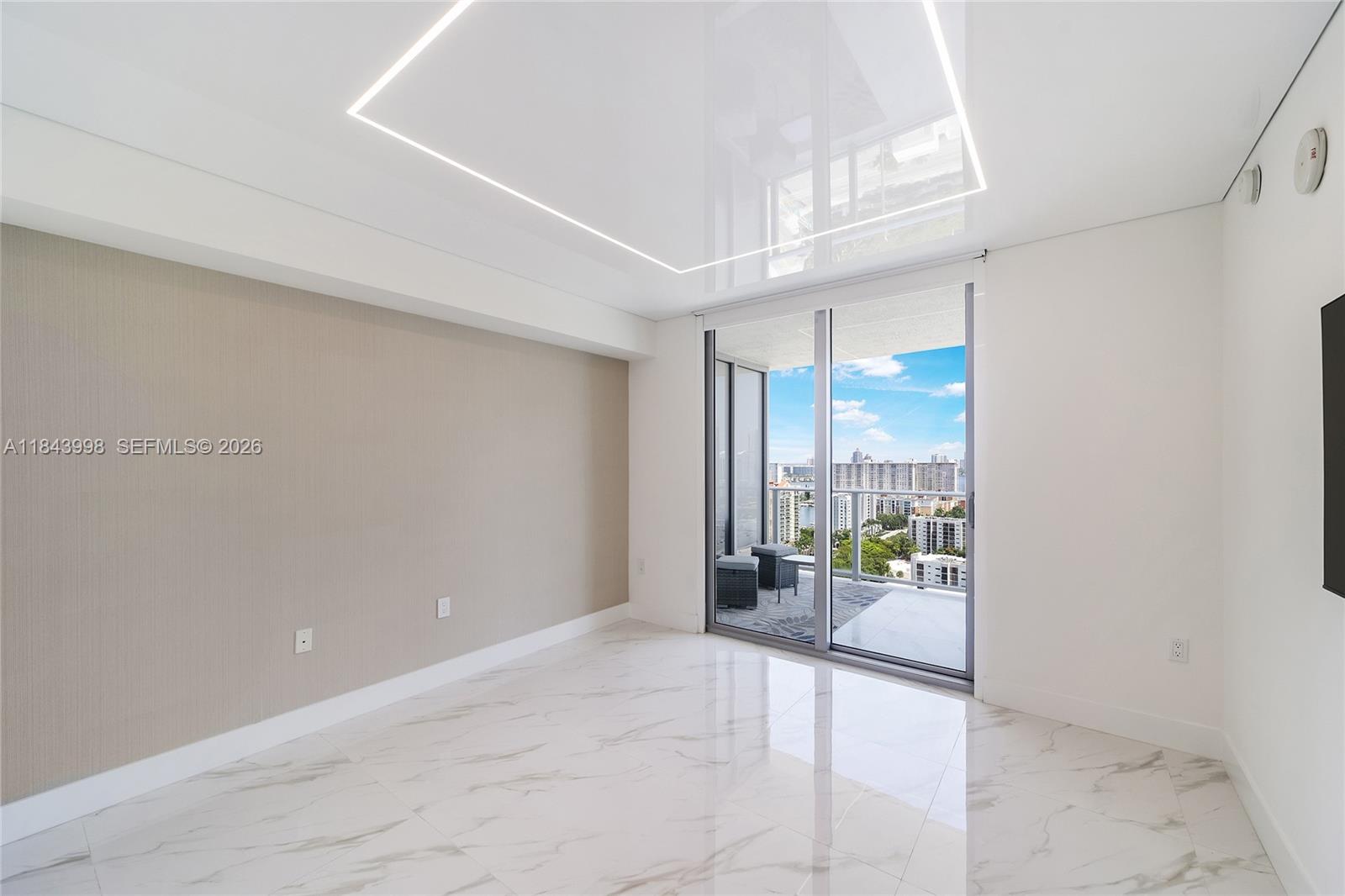 PARQUE TOWERS CONDO - Residential