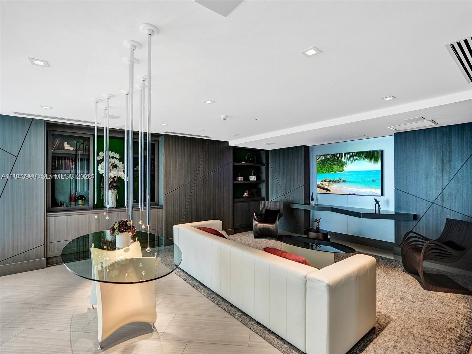 PARQUE TOWERS CONDO - Residential