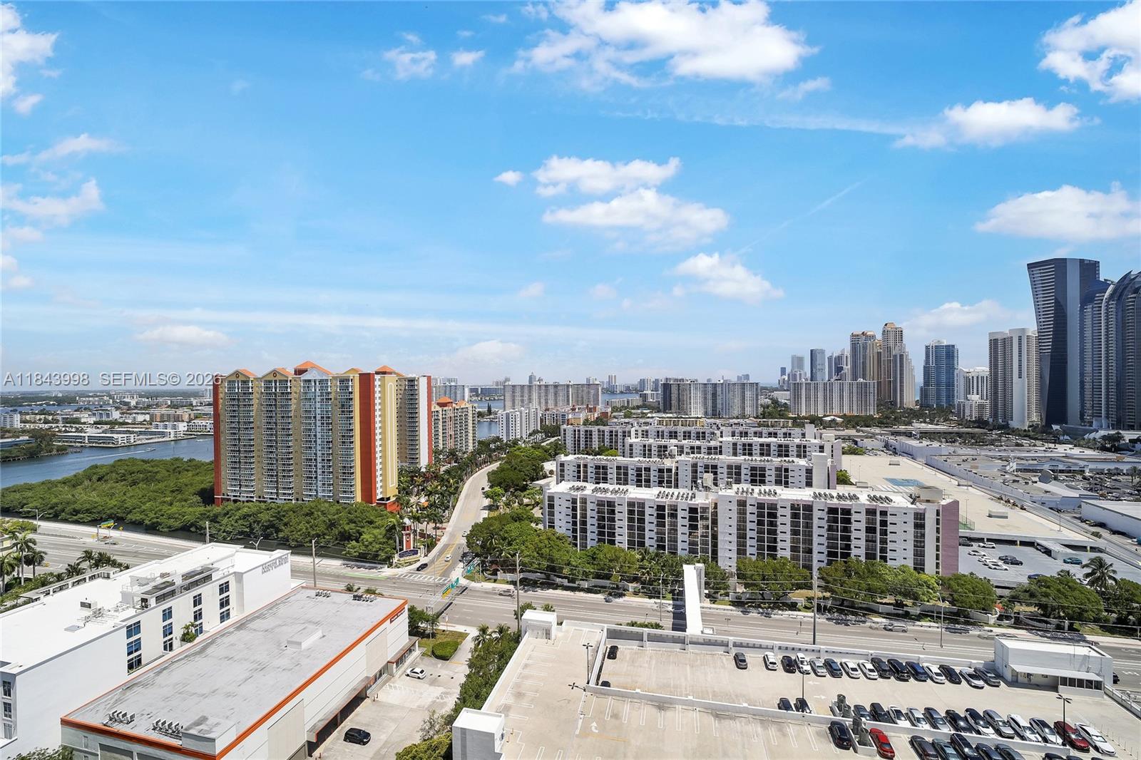 PARQUE TOWERS CONDO - Residential