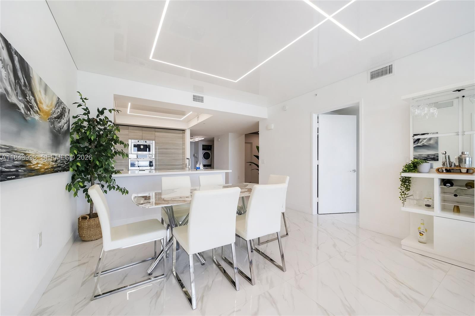 PARQUE TOWERS CONDO - Residential
