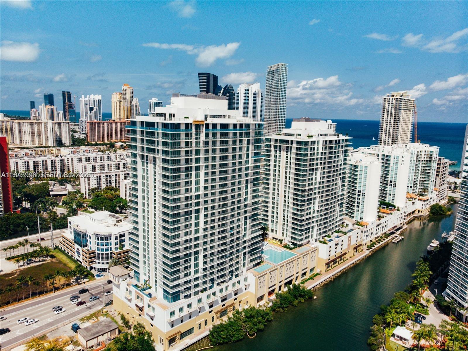 PARQUE TOWERS CONDO - Residential