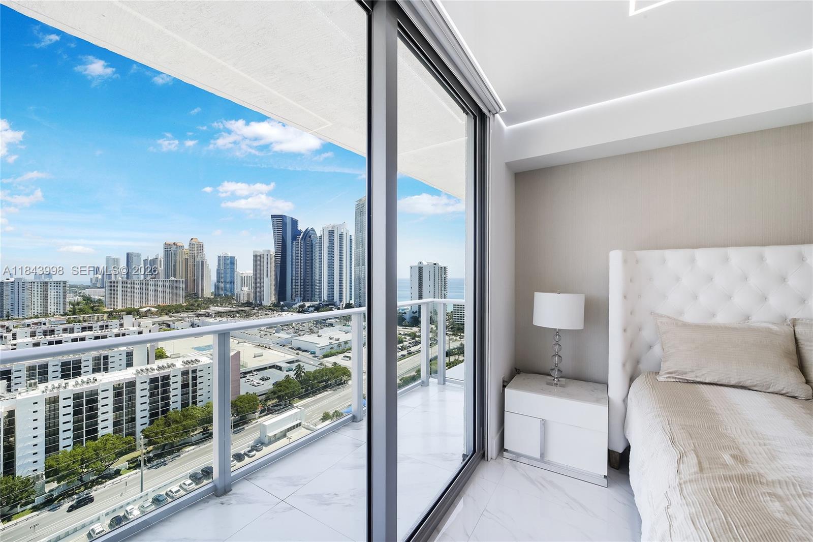 PARQUE TOWERS CONDO - Residential