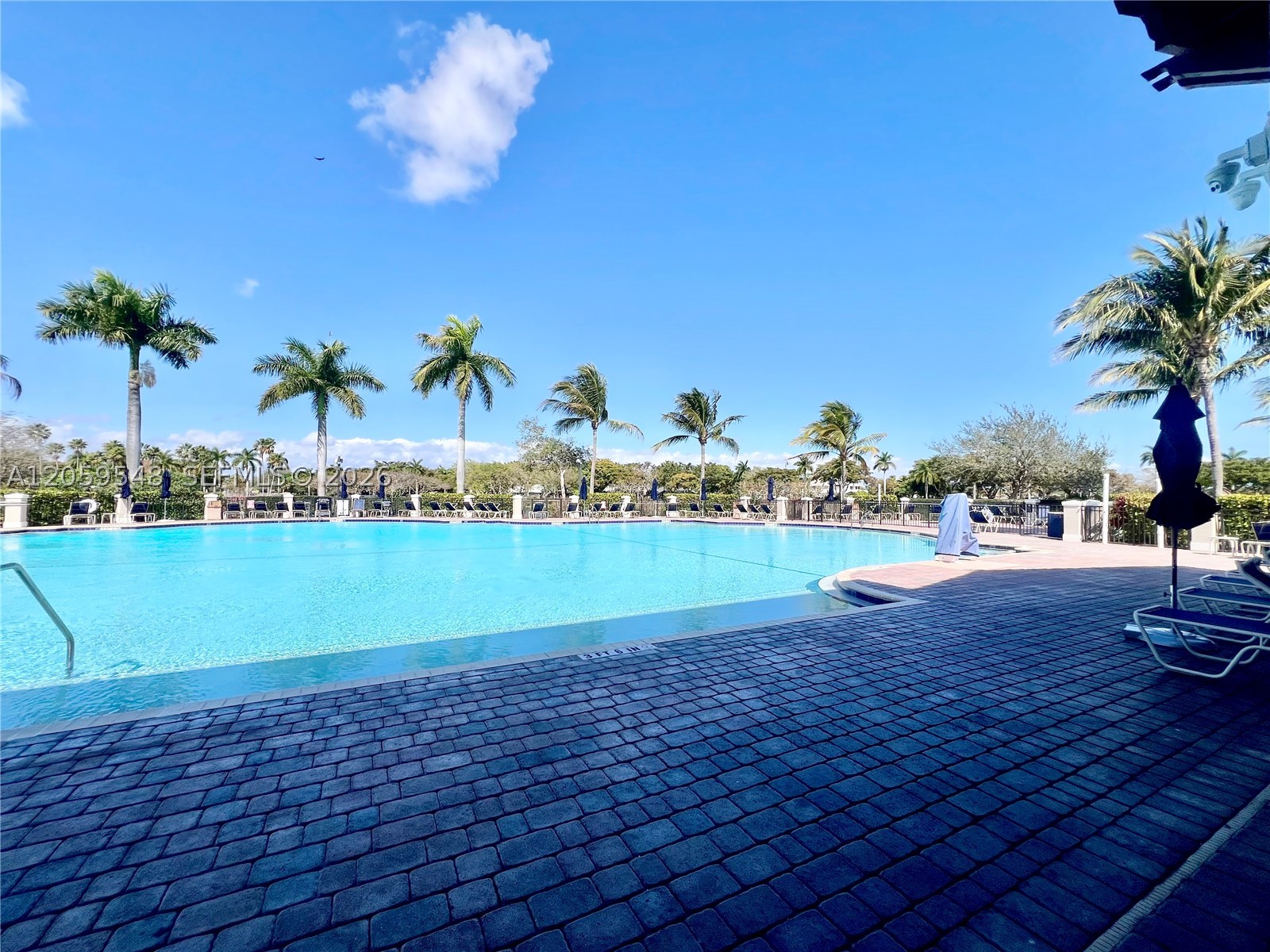 THE COURTS AT BAYSHORE II - Residential