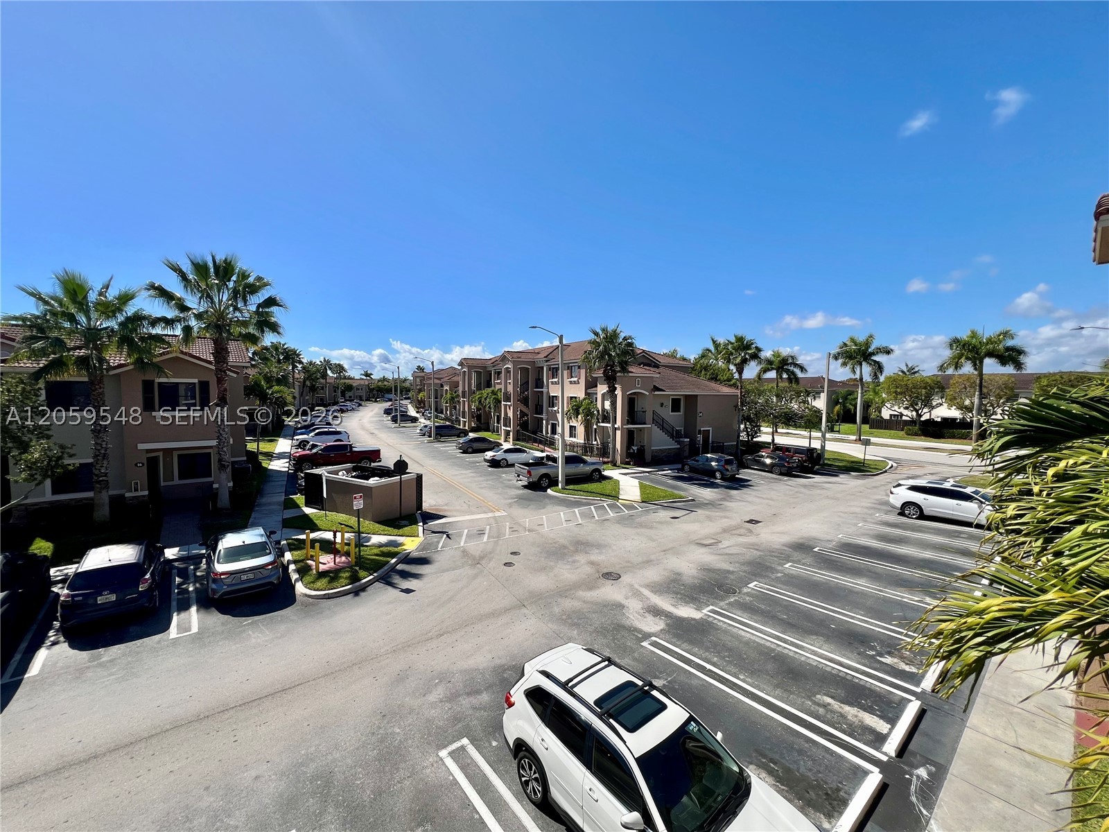 THE COURTS AT BAYSHORE II - Residential