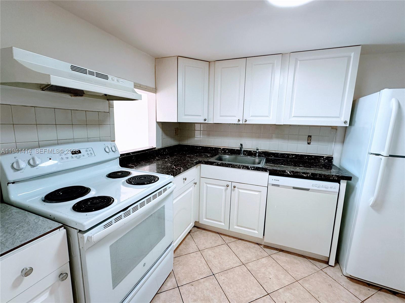 HERITAGE CIRCLE CONDO - Residential