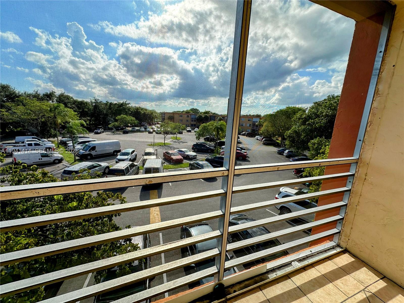 HERITAGE CIRCLE CONDO - Residential