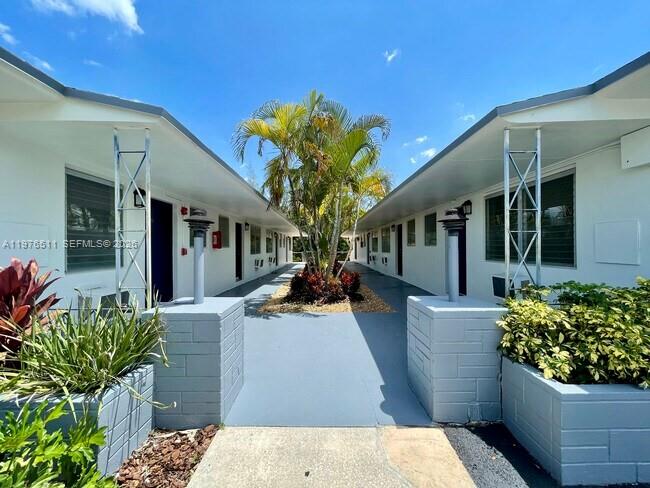 Bright & airy1 bedroom 1 bath in a canal front building with Keys type atmosphere in North Miami Beach Vacating at the end of March. Laundry on site. Located on private road making unit cozy and quaint within walking distance to shopping and public transportation. Great neighborhood and close to restaurants, schools, several houses of worship. This 2nd floor 1/1 unit has ample closet space. A must see won't last! Great new management