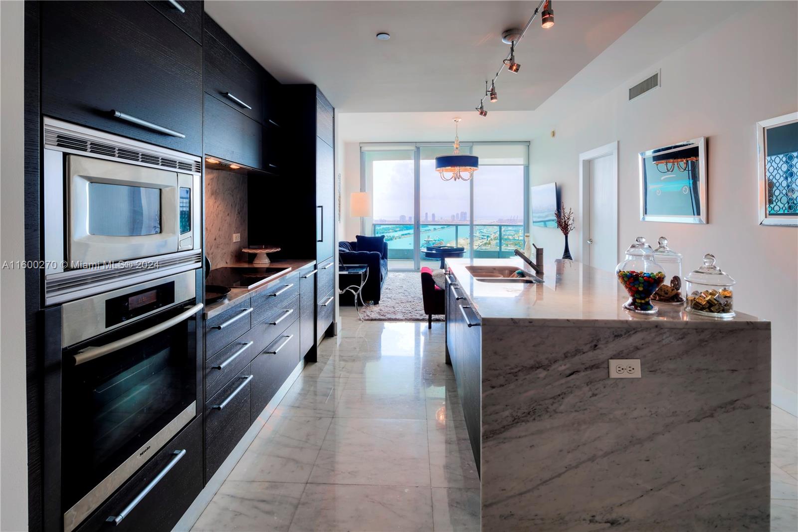 900 BISCAYNE BAY CONDO - Residential Lease