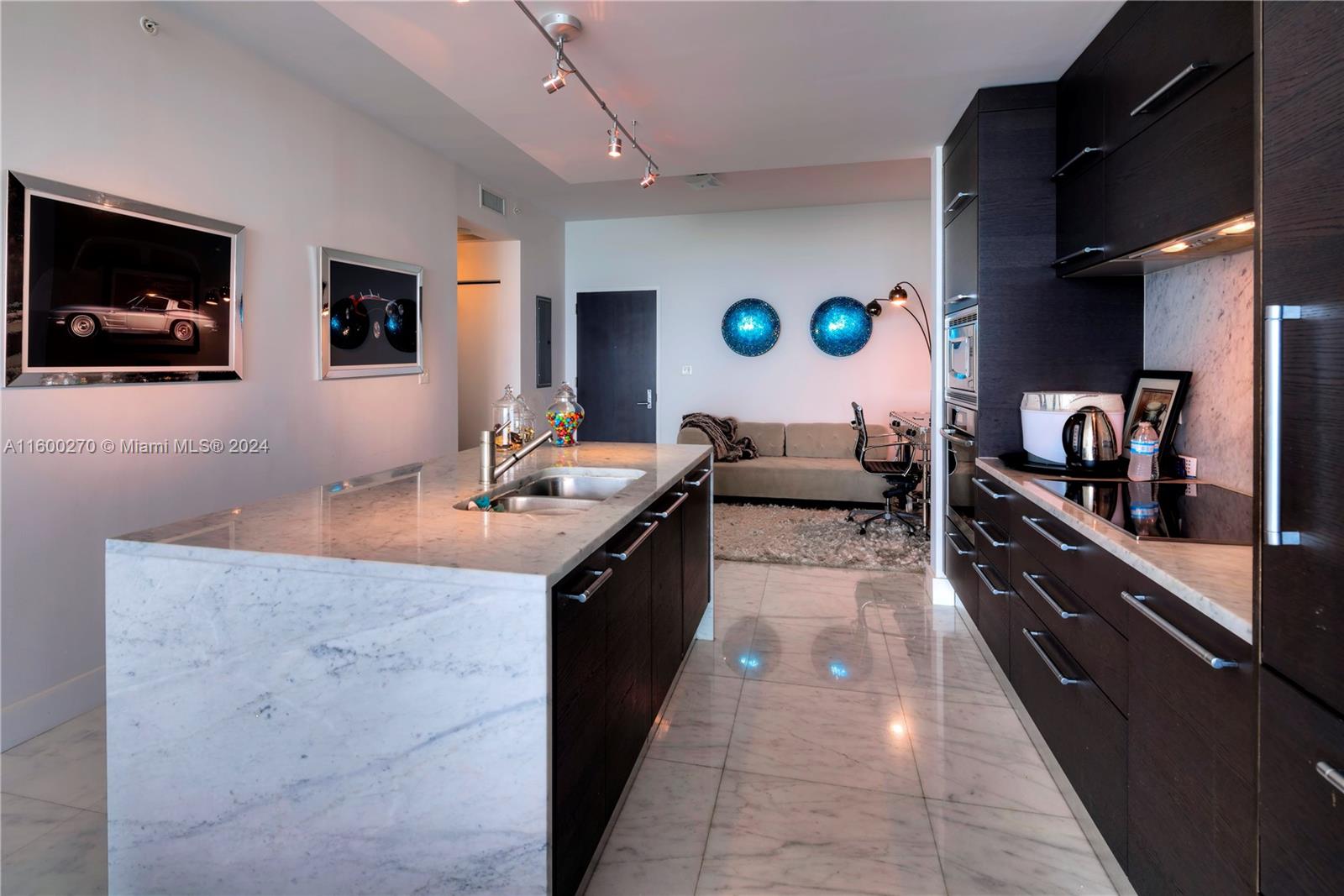 900 BISCAYNE BAY CONDO - Residential Lease