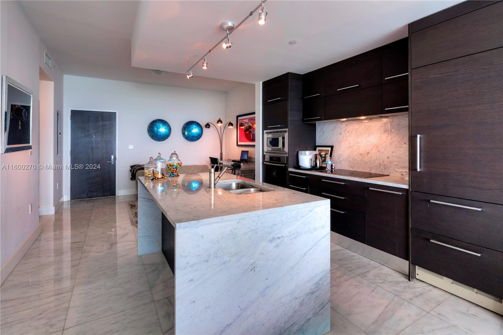 900 BISCAYNE BAY CONDO - Residential Lease
