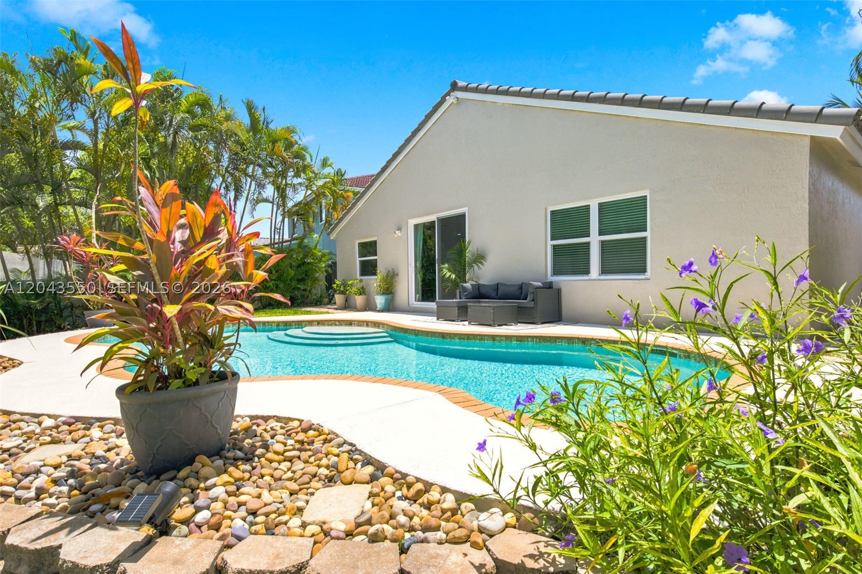 STIRLING PALM ESTATES 147- - Residential