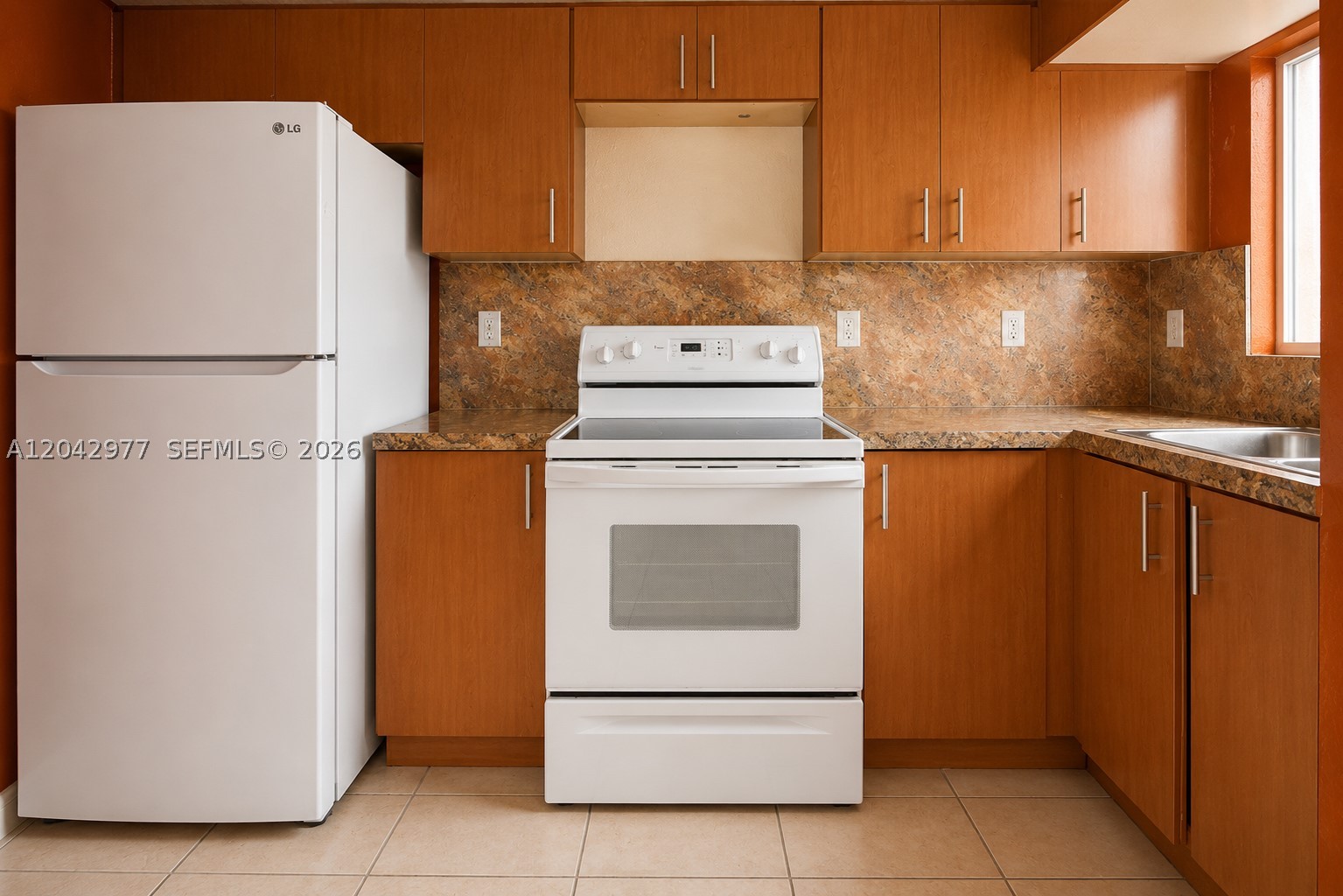 SUNSET PALM VILLAS CONDO - Residential