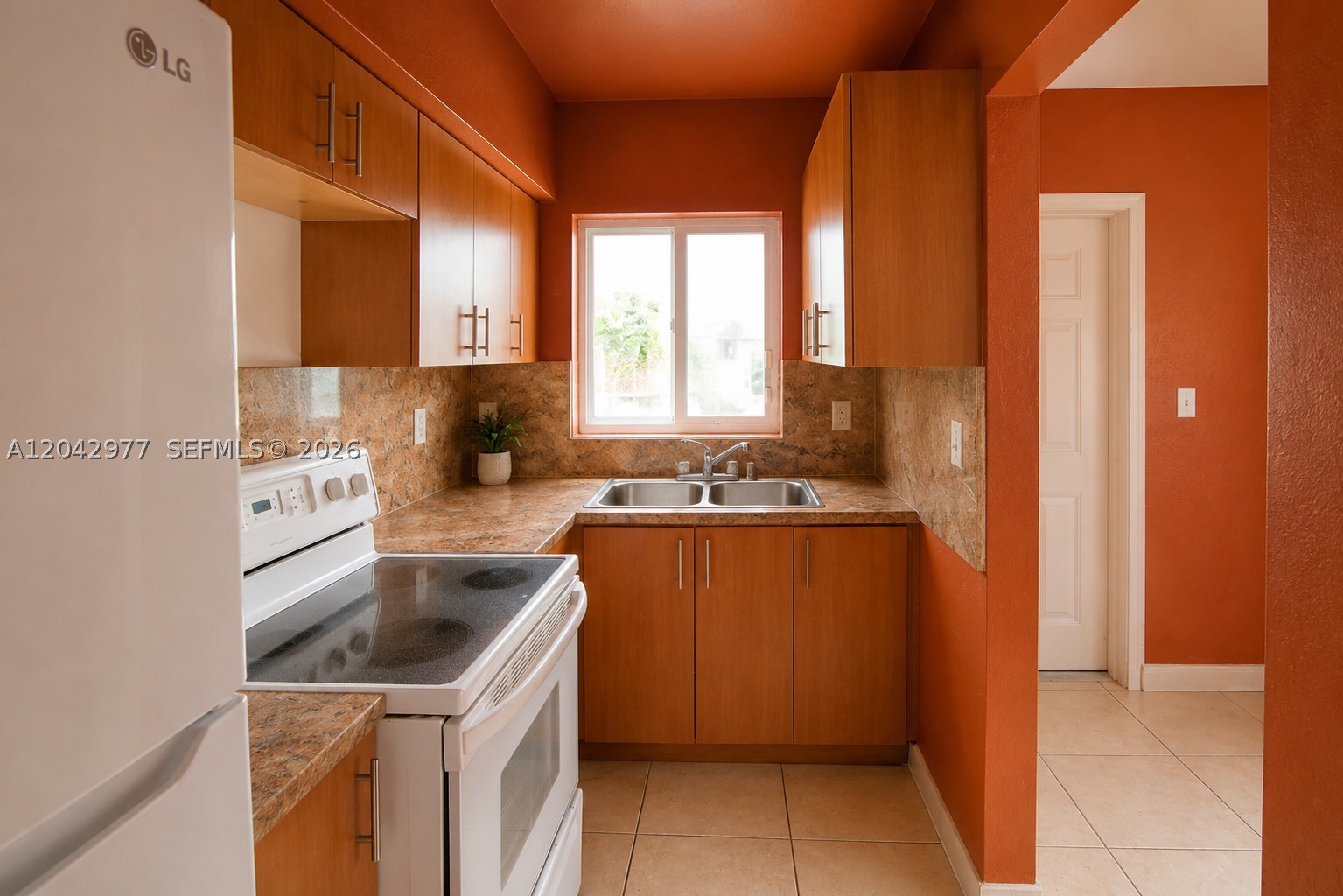 SUNSET PALM VILLAS CONDO - Residential