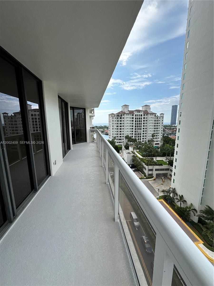 THE LANDMARK CONDO - Residential