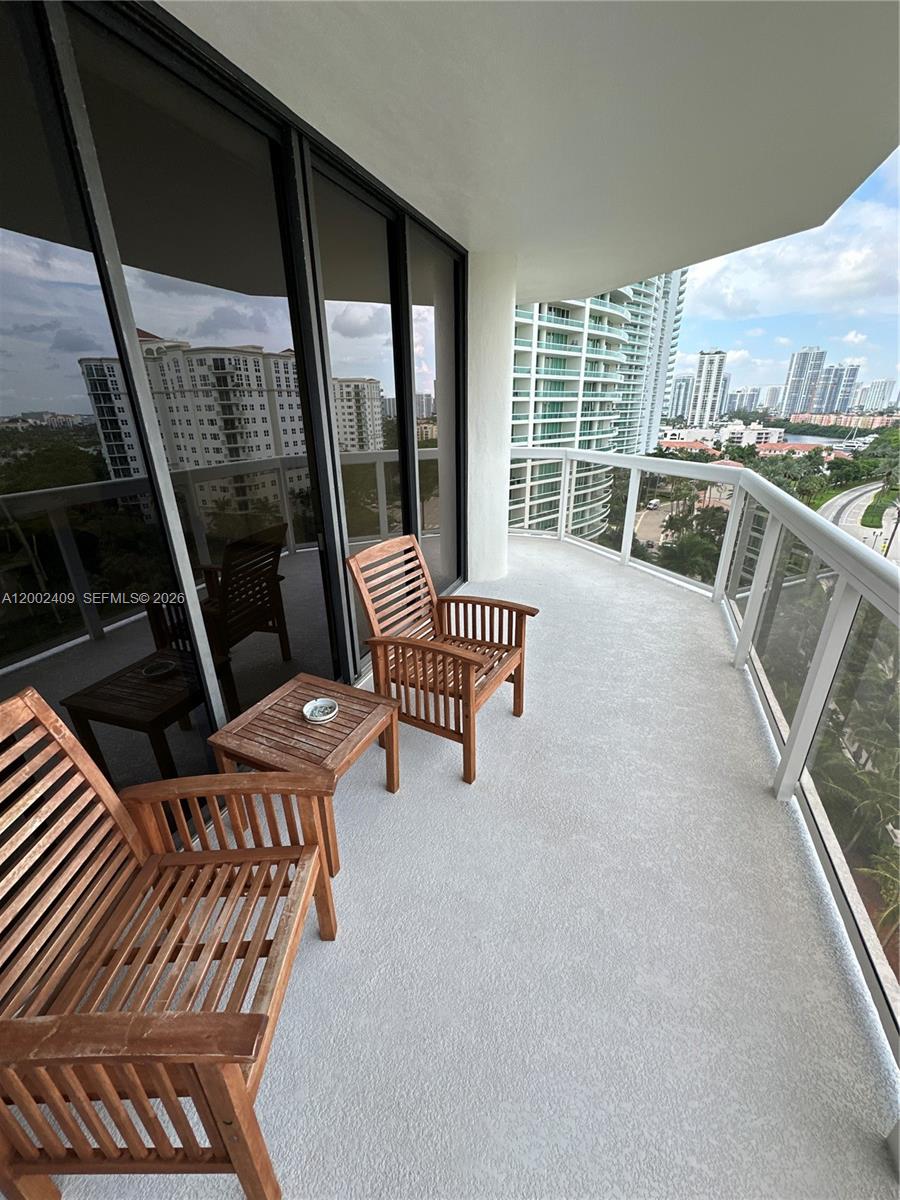 THE LANDMARK CONDO - Residential