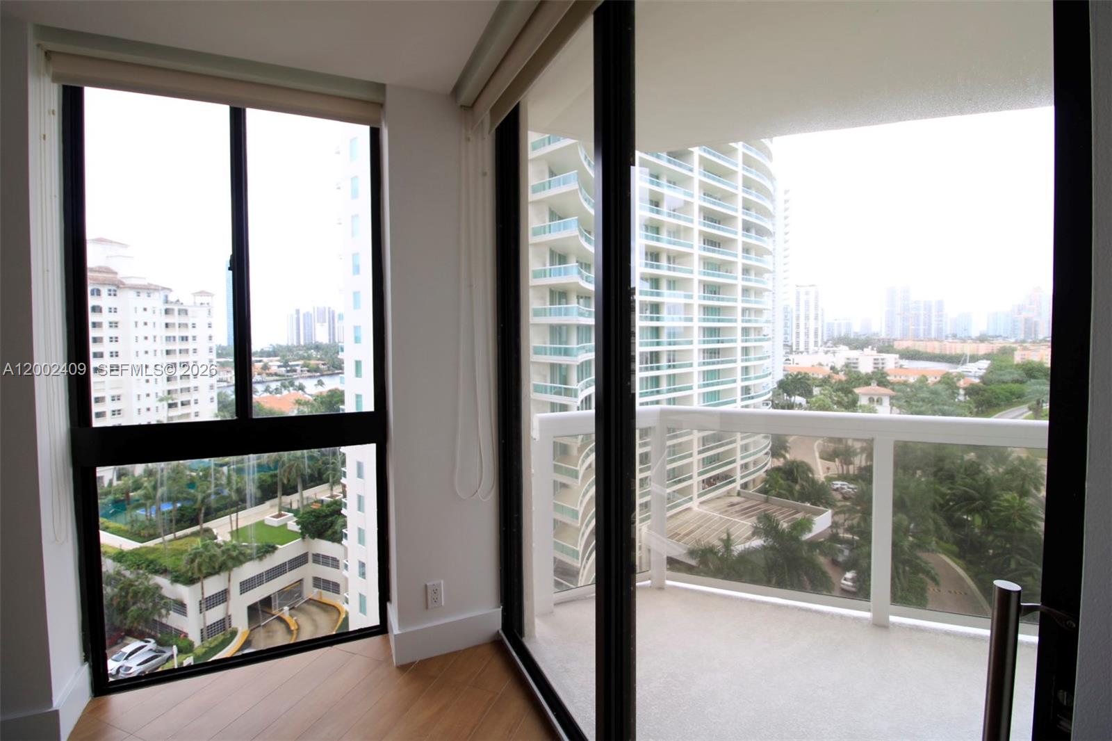 THE LANDMARK CONDO - Residential