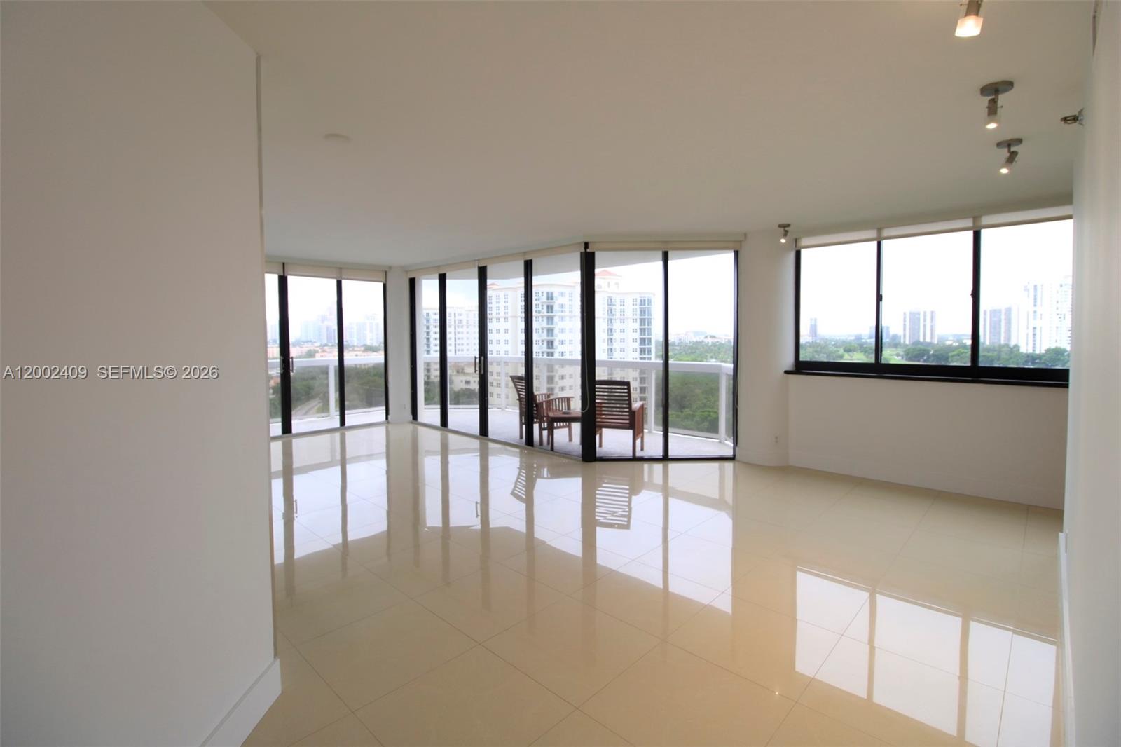 THE LANDMARK CONDO - Residential