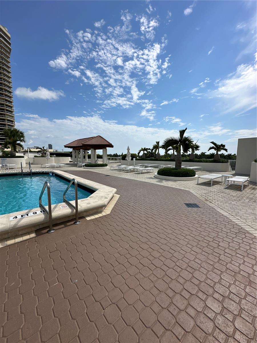 THE LANDMARK CONDO - Residential