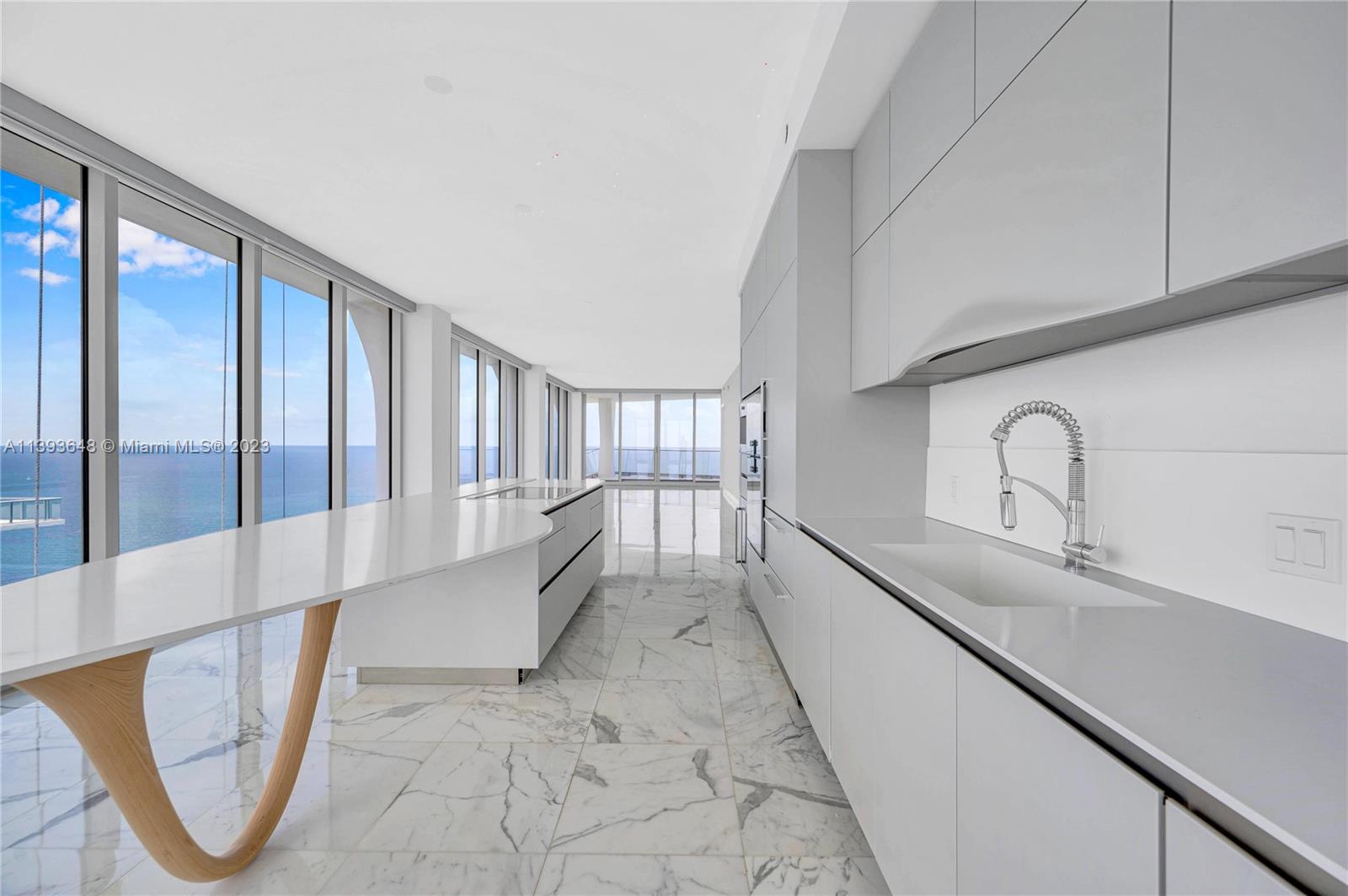 JADE SIGNATURE CONDO - Residential
