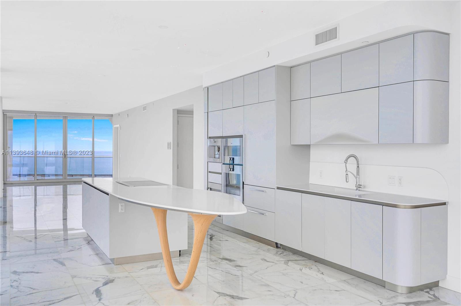 JADE SIGNATURE CONDO - Residential