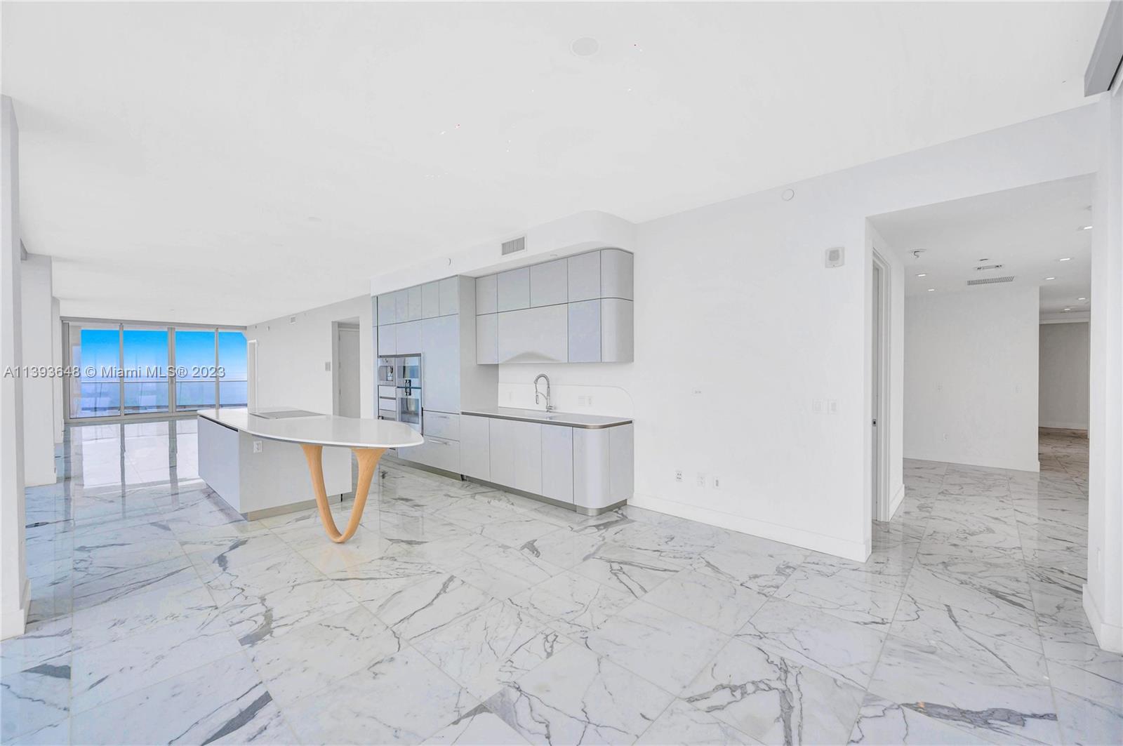 JADE SIGNATURE CONDO - Residential