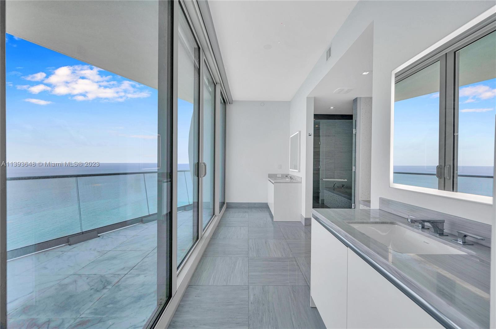 JADE SIGNATURE CONDO - Residential