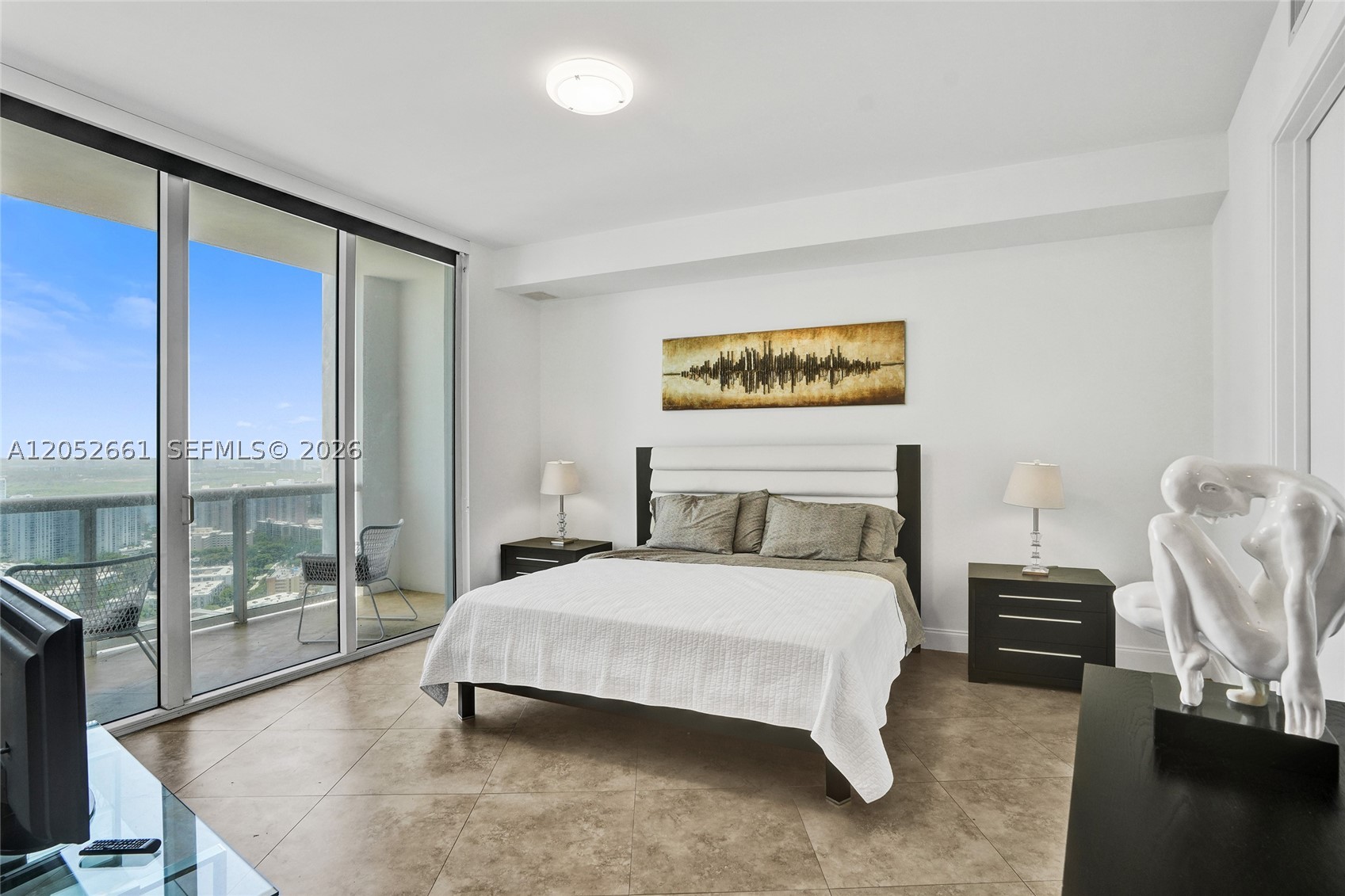 TRUMP ROYALE CONDO - Residential Lease