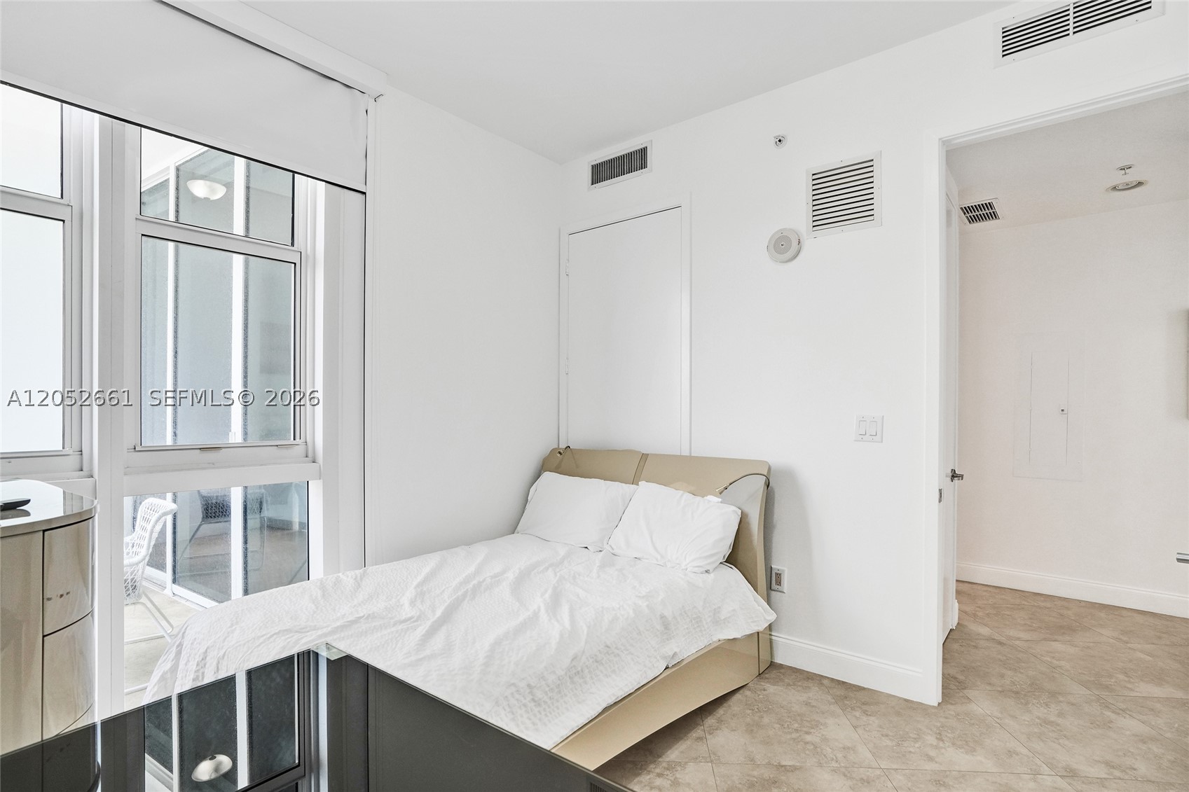 TRUMP ROYALE CONDO - Residential Lease