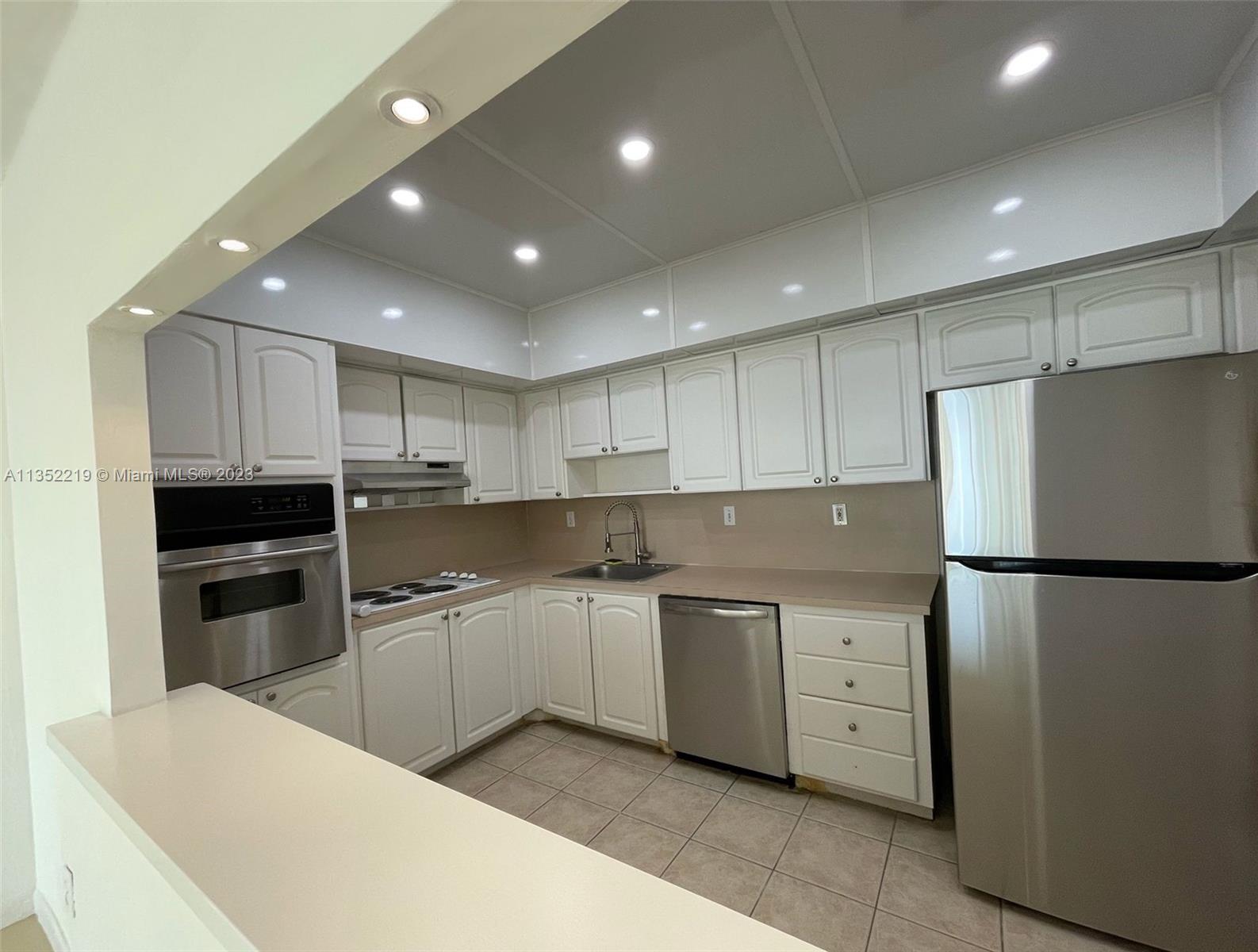 OCEANVIEW BUILDING A COND - Residential
