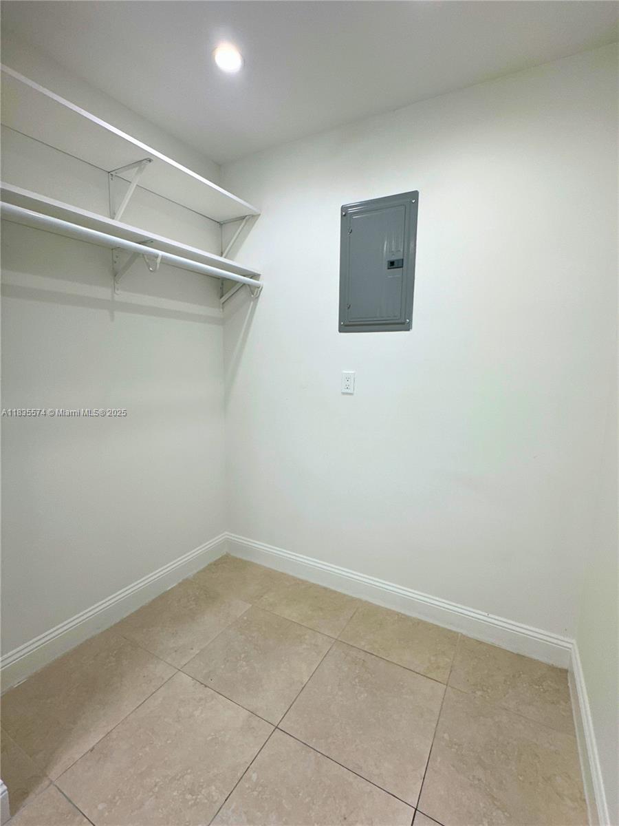 OAKLAND ESTATES 7TH SECTI - Residential