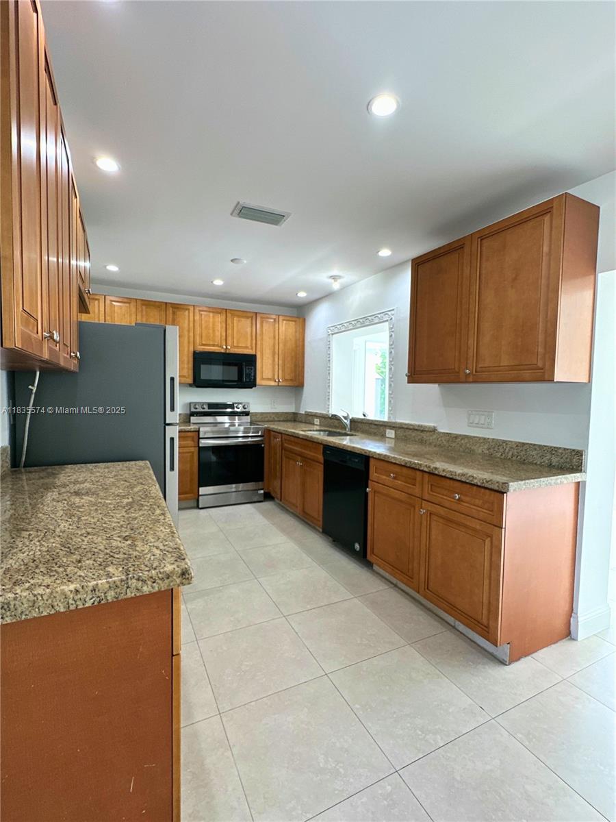 OAKLAND ESTATES 7TH SECTI - Residential