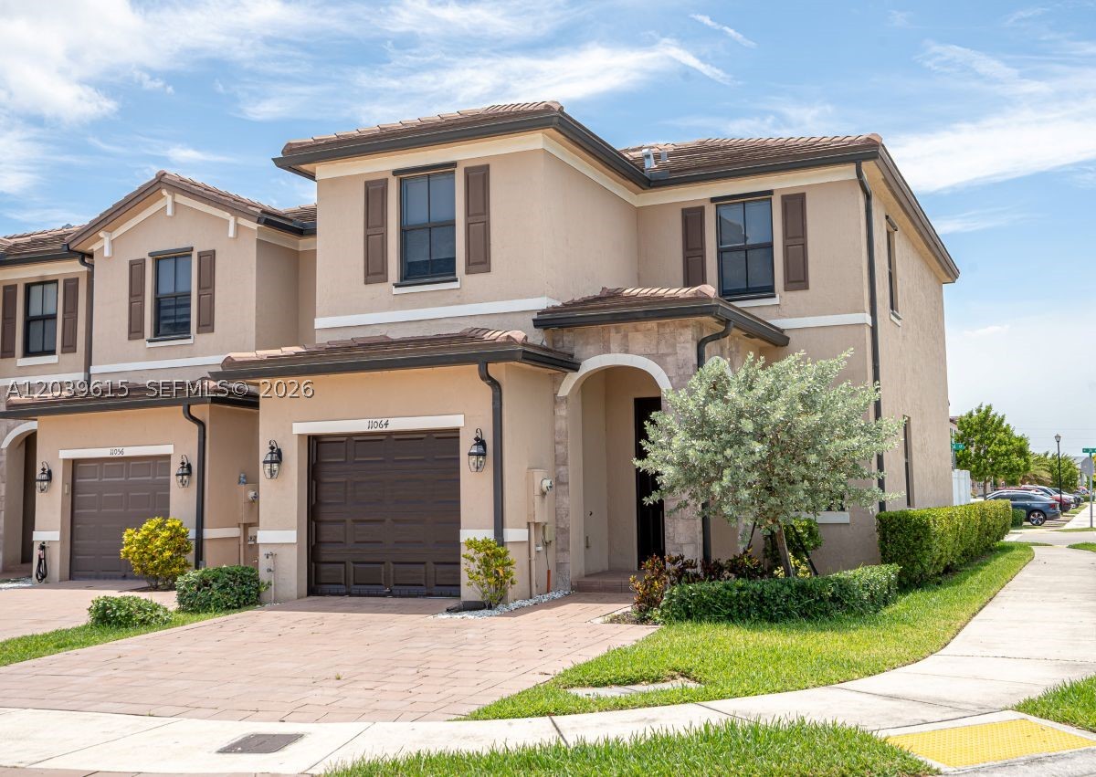 Highly desirable corner unit in the highly desirable community of AQUABELLA. Besides not having a neighbor to one side, this is also one of a few with No back neighbor for added privacy. This well -maintained unit features a flowing open concept from the front to the back, featuring a modern kitchen with quartz counters, stainless steel appliances and light colored cabinets for a brighter look-featuring a stool height snack counter. Downstairs, you also have a half-bath for visitors/company, plus double doors leading to the fenced back yard. Upstairs you have 3 bedrooms including the large master with spacious walk-in closet plus 2 more bedrooms and a conveniently located 2nd floor laundry. Other features include a 1-CAR GARAGE and additional space for 2 more cars.
Aquabella is a full amenity resort-style community that includes 24-hour guard-gated entrance, pools, kids play area and splash pool, 2 club houses, walking paths and state-of-the-art fitness center. There is easy access from major expressways and it is conveniently located close to all types of shopping.