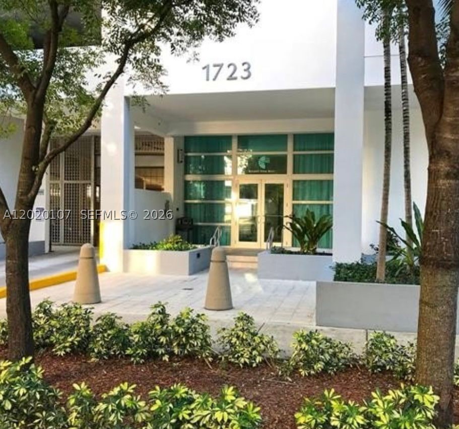 2B2B2G1S Well-located Brickell residence and best-priced unit in the 33129 zip code for this 2-bedroom, 2-bath residence with 2 covered garage spaces. The property offers a functional layout. Two assigned covered parking spaces. Air-conditioned storage located on the same floor, providing exceptional convenience. The building features controlled access to residential floors, with a lobby at the main entrance and on each level. Situated in a strategically defined area of Brickell within a highly desirable and well-connected location, the property is just steps from a green corridor with direct access to The Underline, blending urban living with outdoor spaces. Minutes from the core of Brickell yet positioned in a more private enclave, it offers a prime location near supermarkets, pharmacies, restaurants, shops, and entertainment options. Enjoy the convenience of full access to building amenities, including a fitness center and swimming pool, ideal for a comfortable and dynamic urban lifestyle. Maintenance includes basic cable TV, cable internet, sewer, and water. PICTURES ARE REPRESENTATIVE NOT ACTUAL.