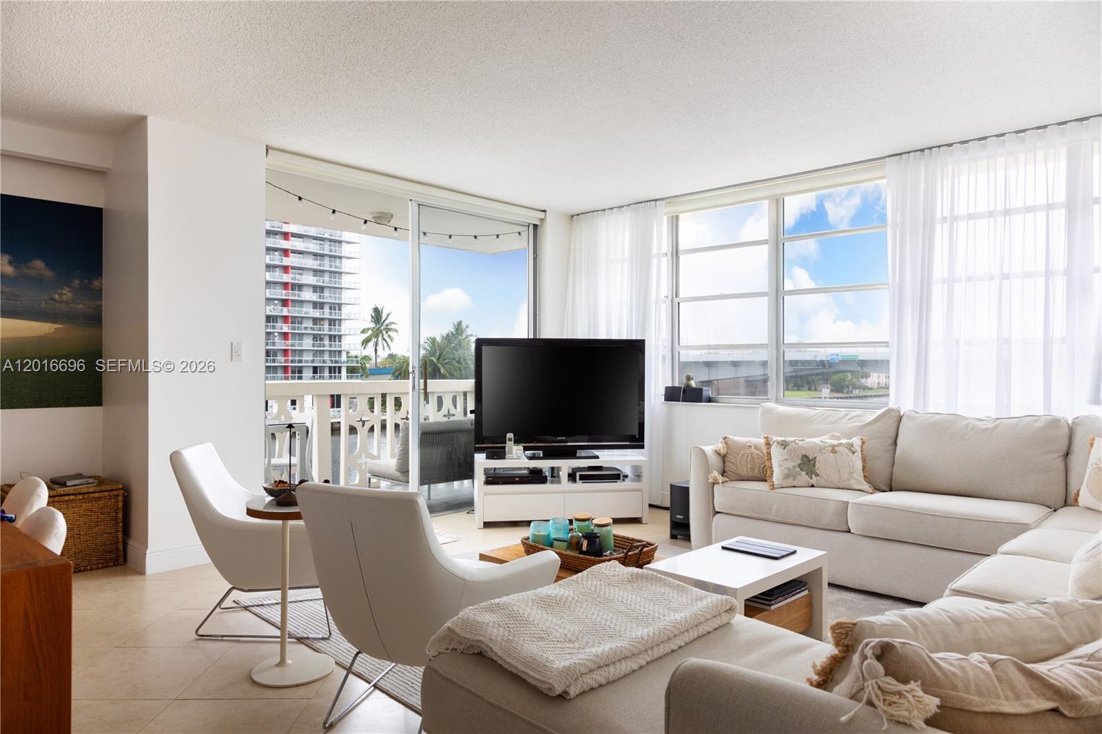IMPERIAL TOWERS CONDO - Residential