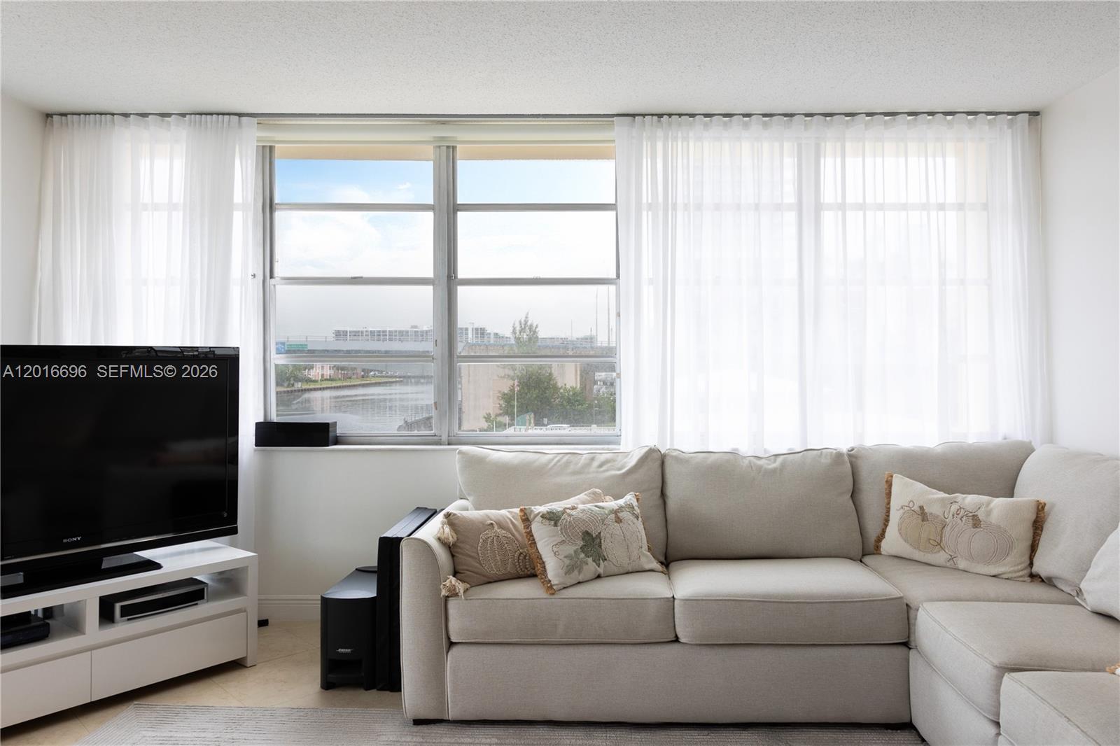 IMPERIAL TOWERS CONDO - Residential
