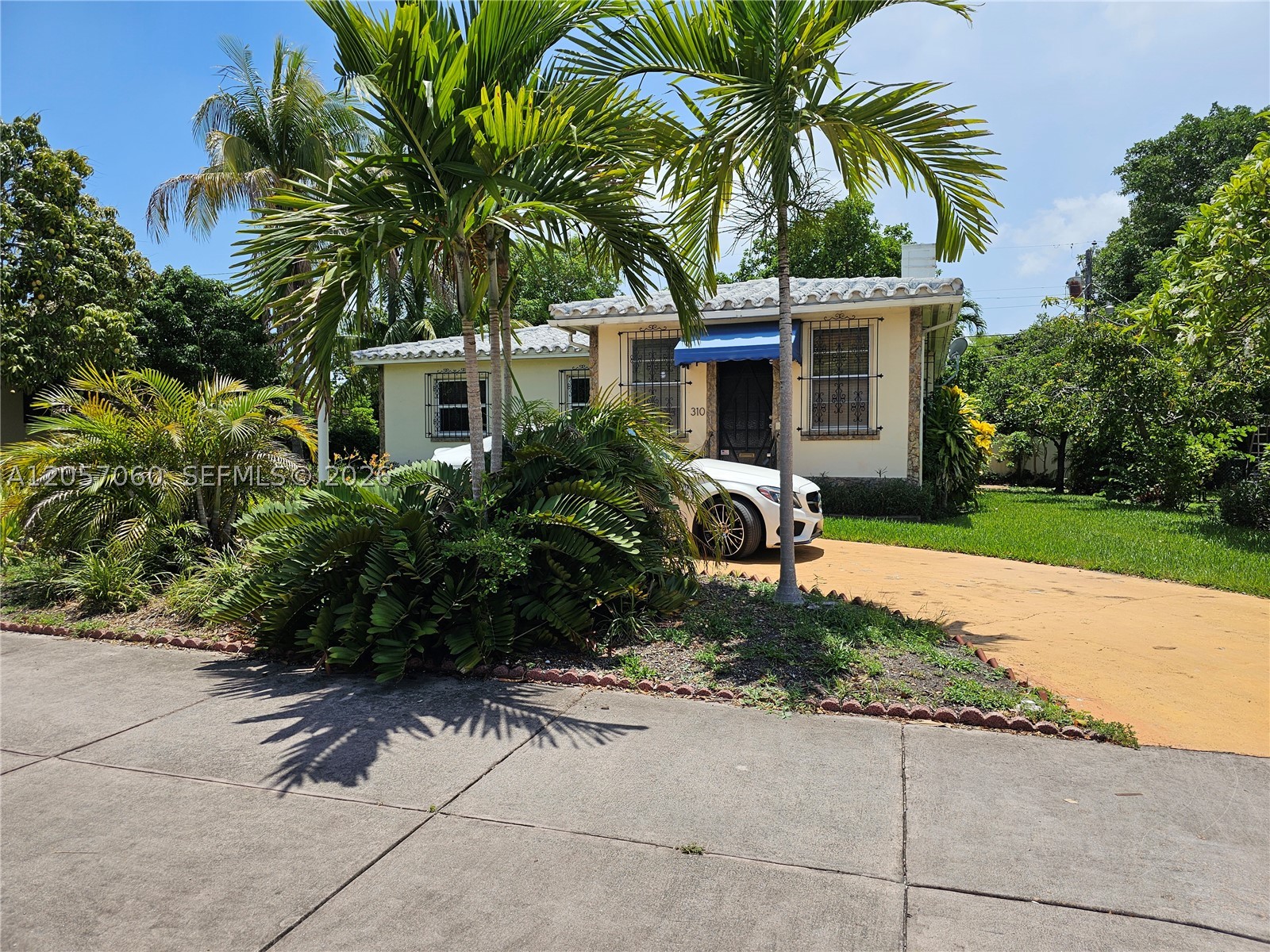 Cozy Gables starter home. Easy to show. New PVC pipes under house. Needs roof, ceiling repairs and a bit of TLC. All offers subject to Probate Court approval.