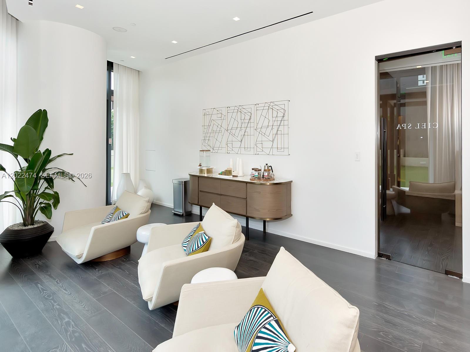 SLS LUX Residences - Residential