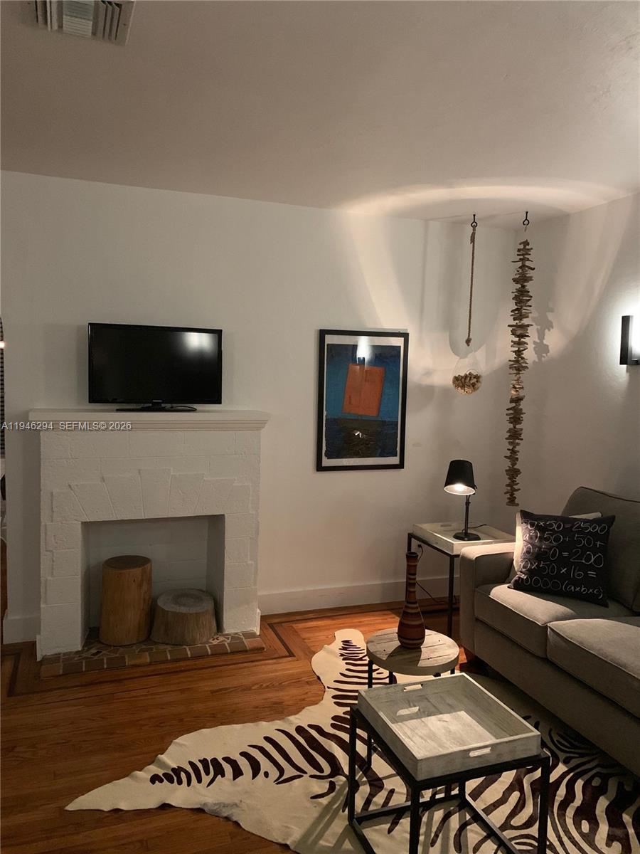 LINCOLN SUB - Residential Lease