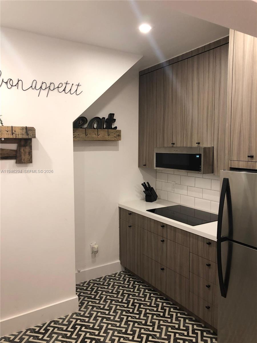 LINCOLN SUB - Residential Lease