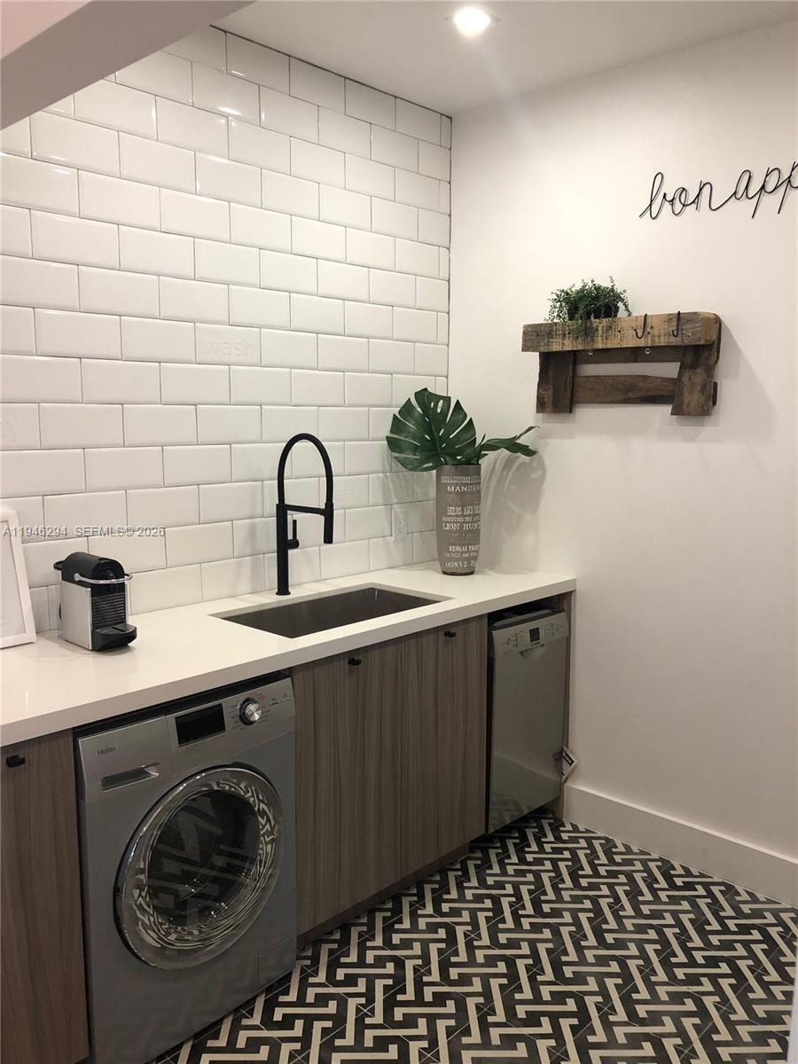 LINCOLN SUB - Residential Lease
