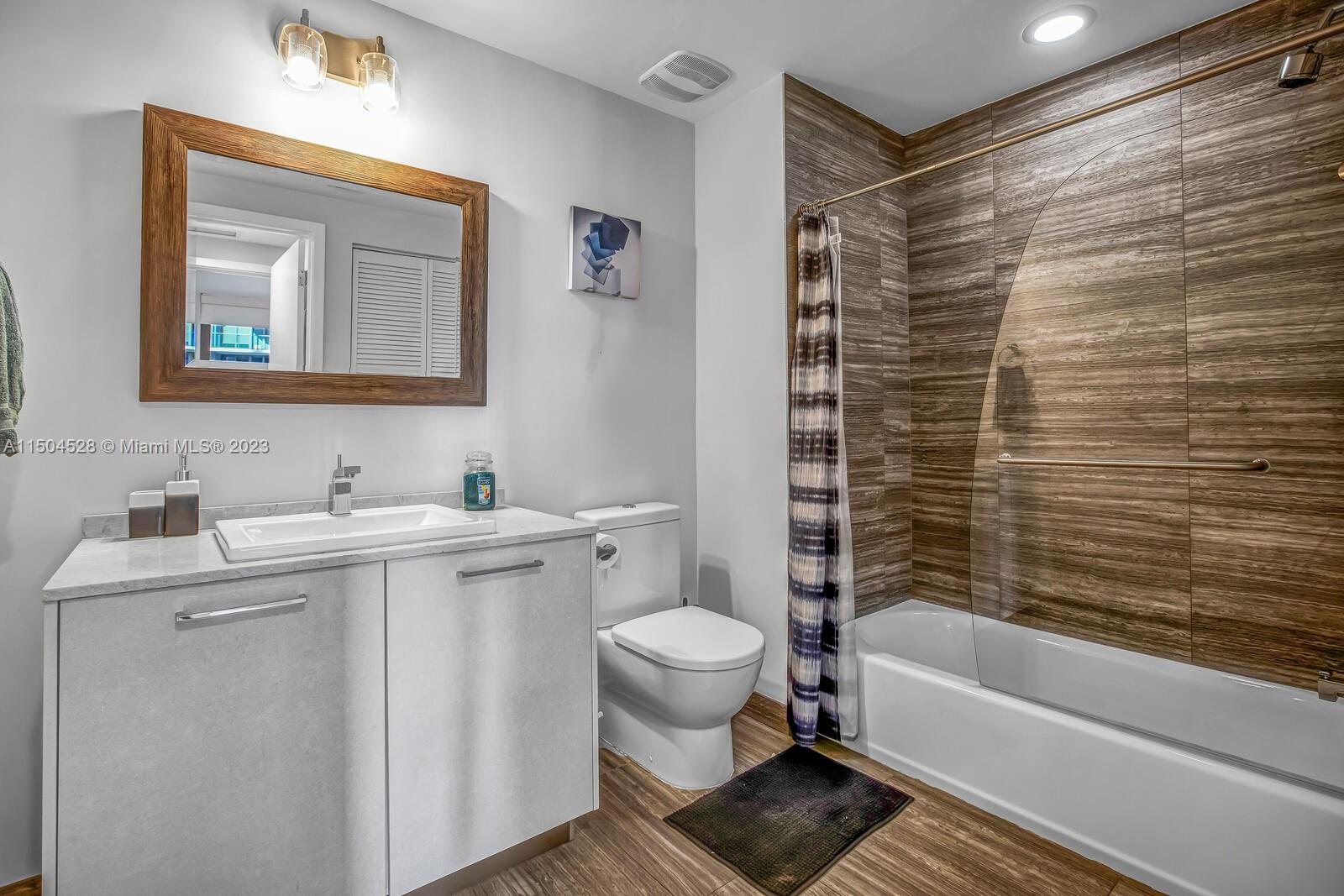 1010 BRICKELL CONDO - Residential Lease