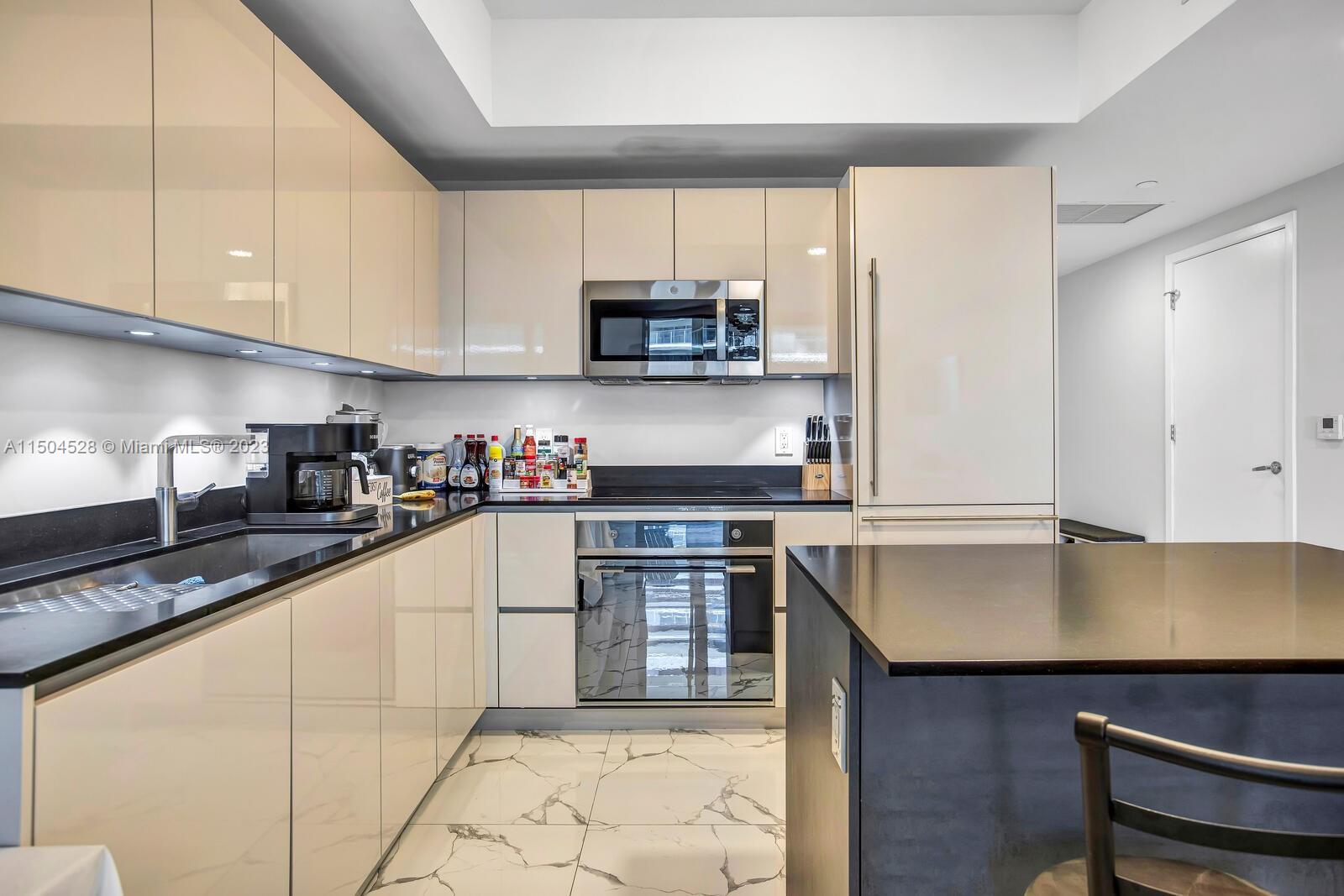 1010 BRICKELL CONDO - Residential Lease