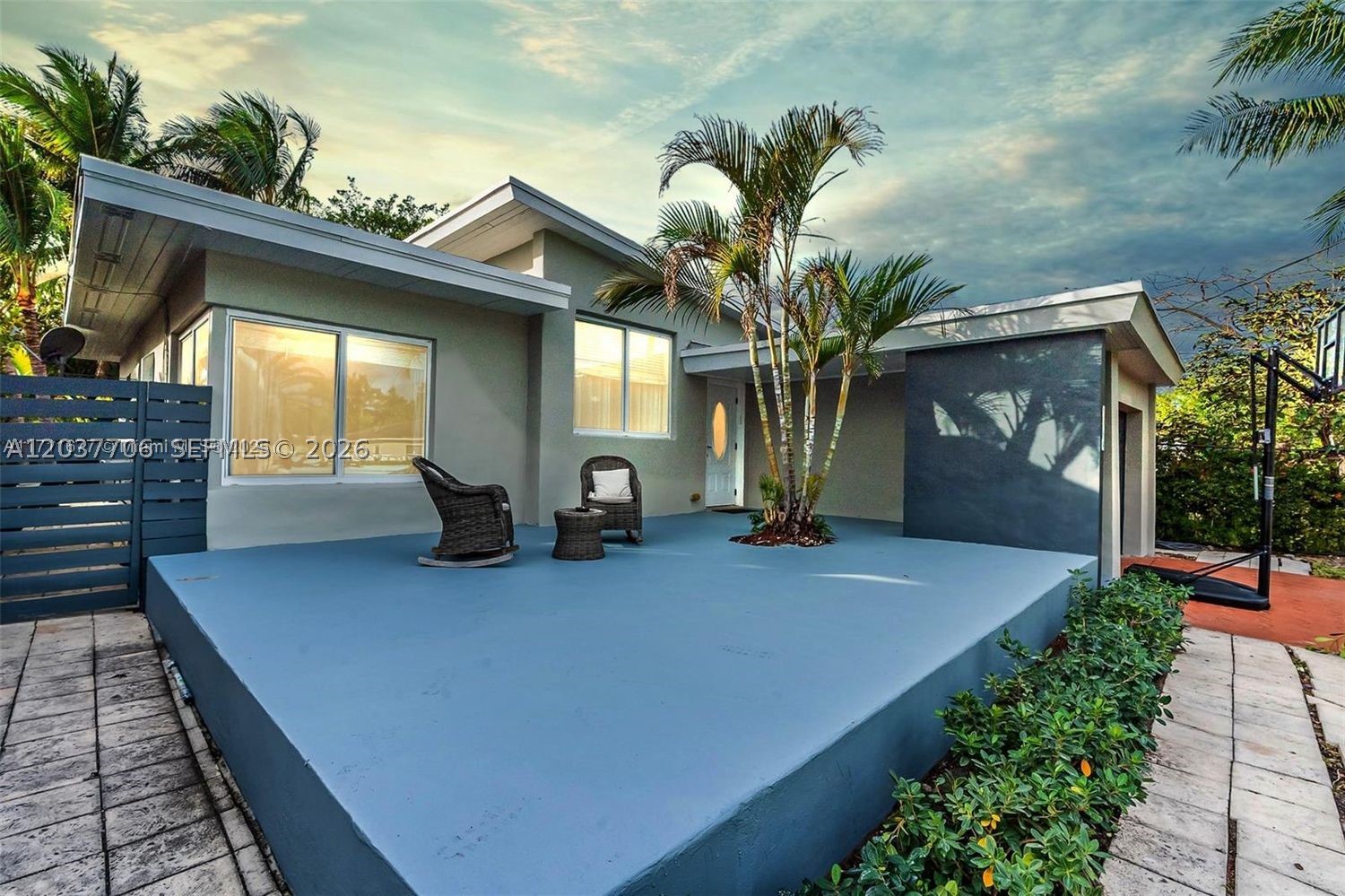 ALTOS DEL MAR NO 4 - Residential