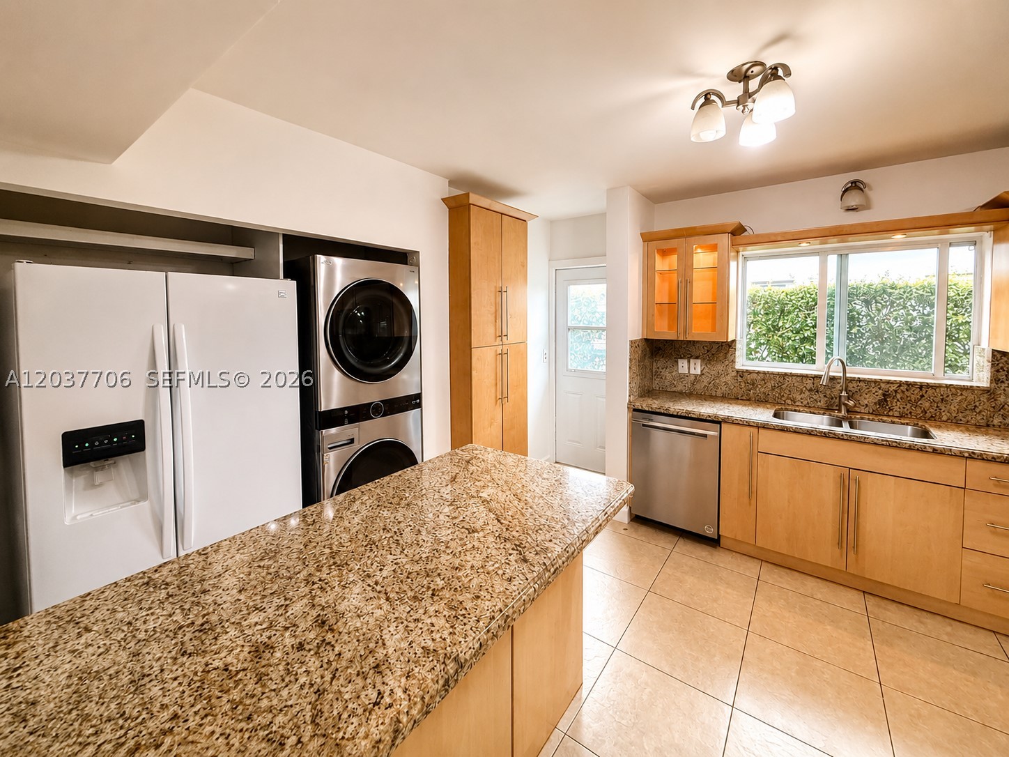 ALTOS DEL MAR NO 4 - Residential