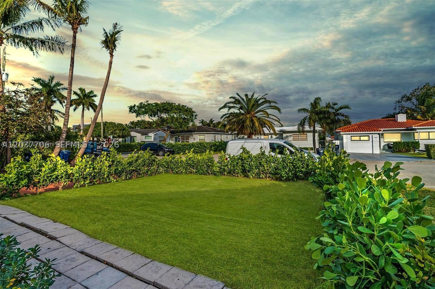 ALTOS DEL MAR NO 4 - Residential