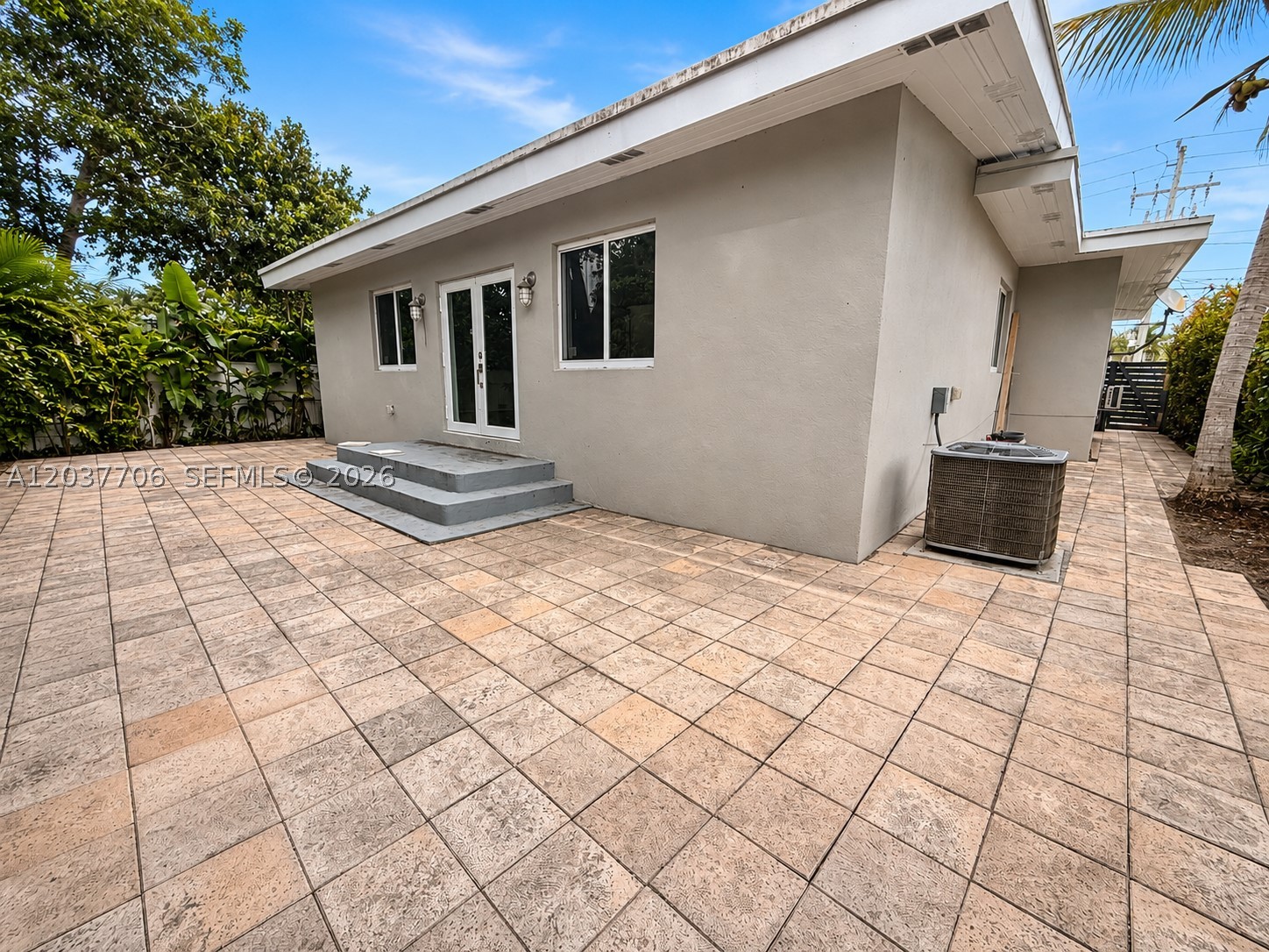 ALTOS DEL MAR NO 4 - Residential